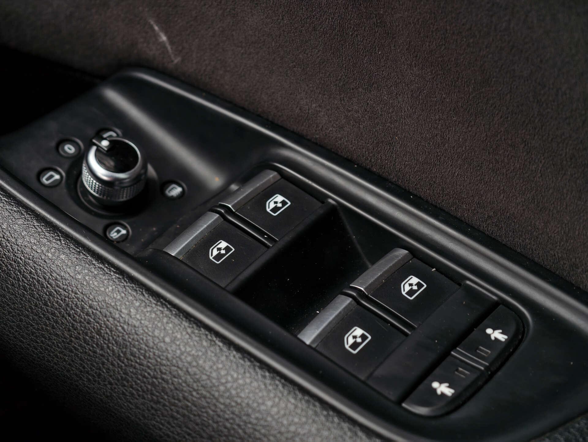 Audi Q7 view 30