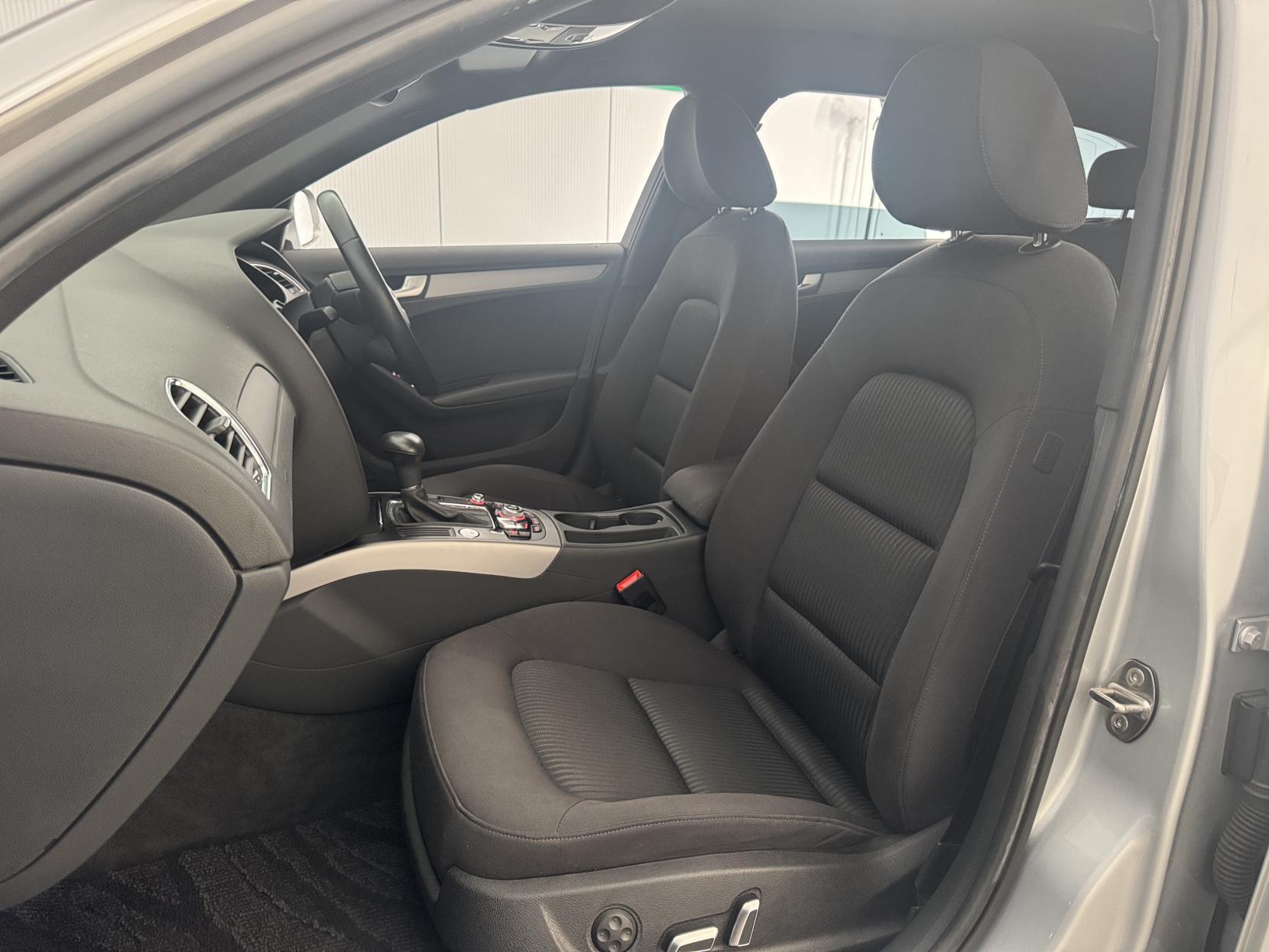 Audi A4 Avant view 53