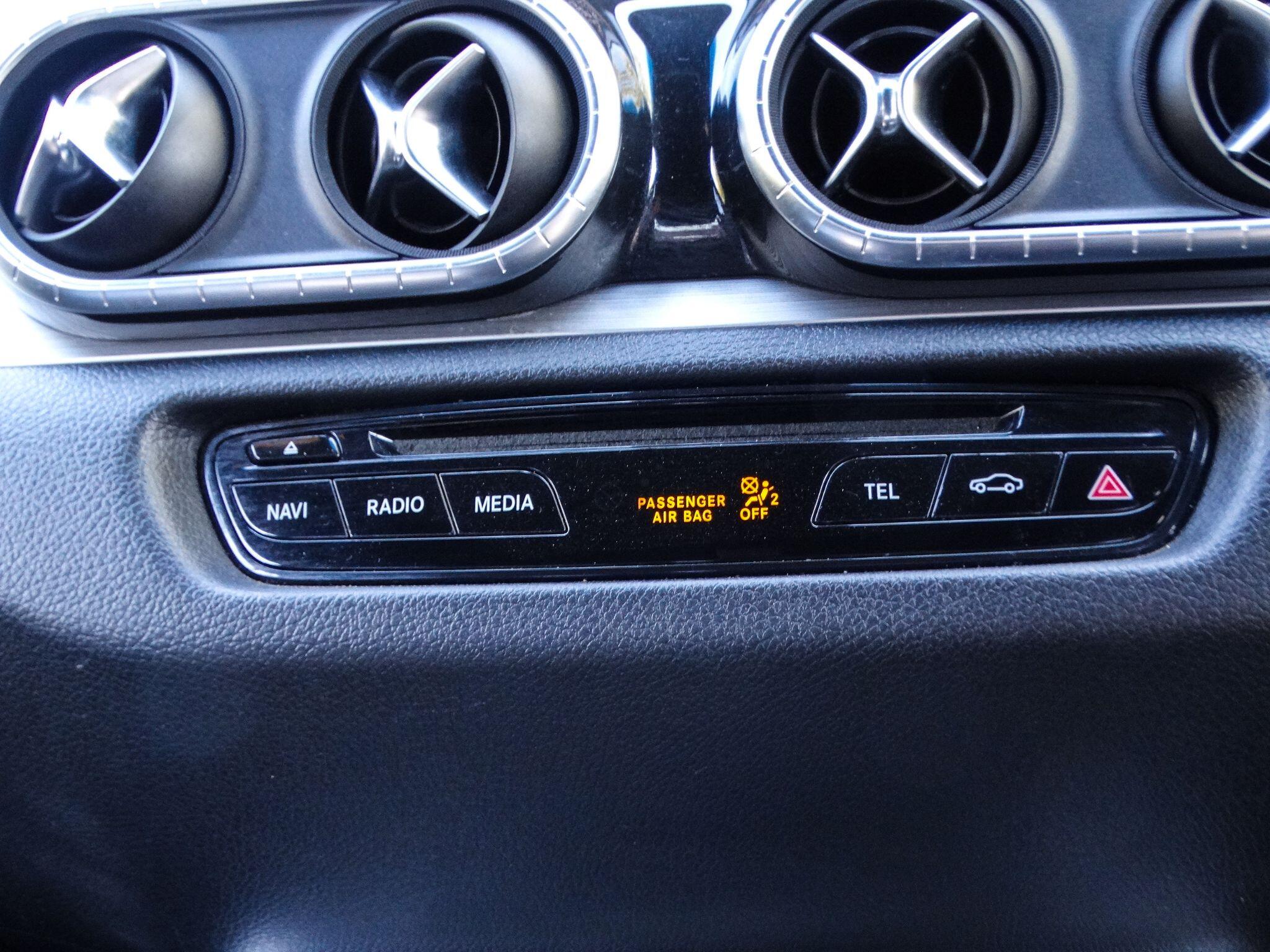 Mercedes-Benz X Class view 25