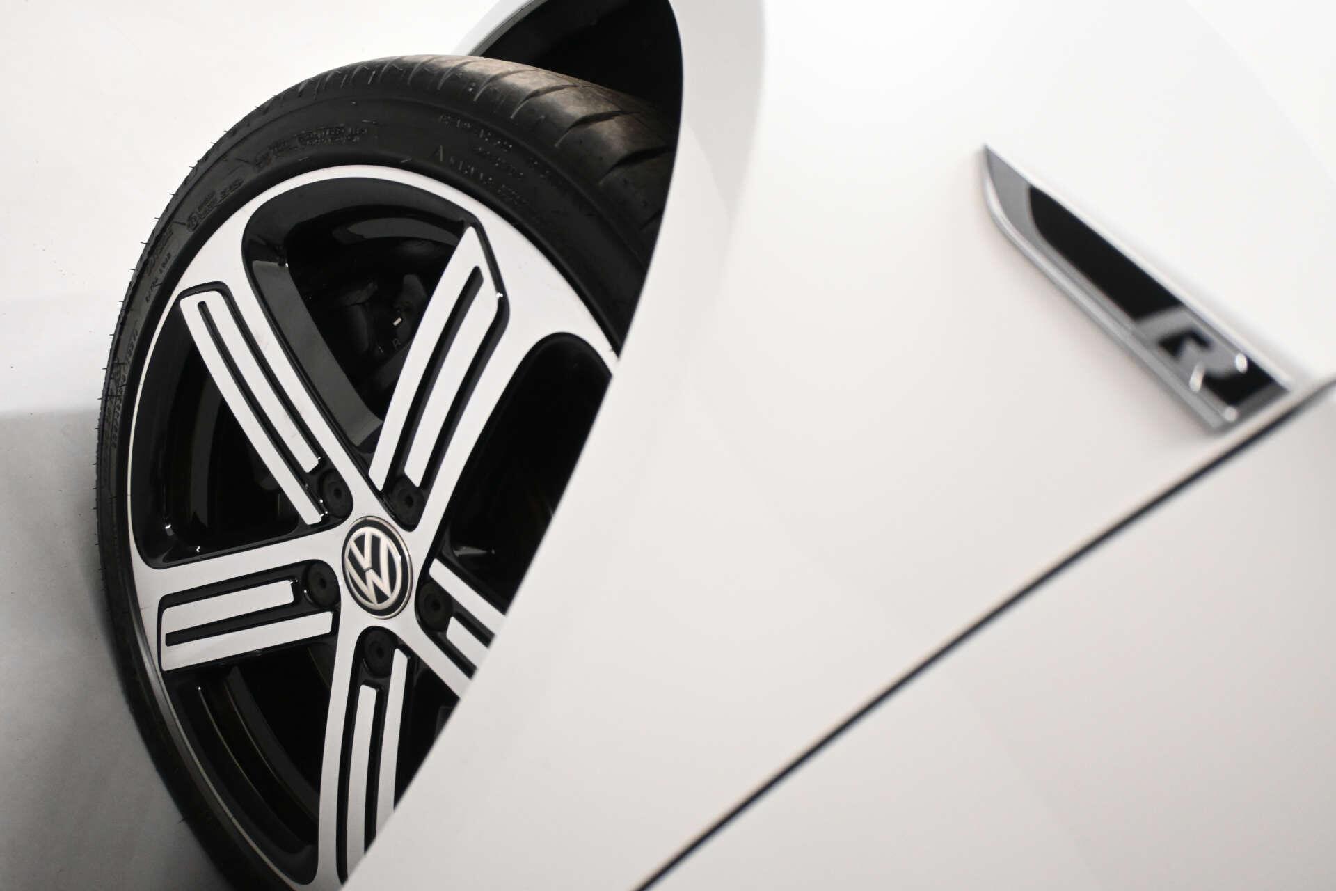 Volkswagen Golf view 30
