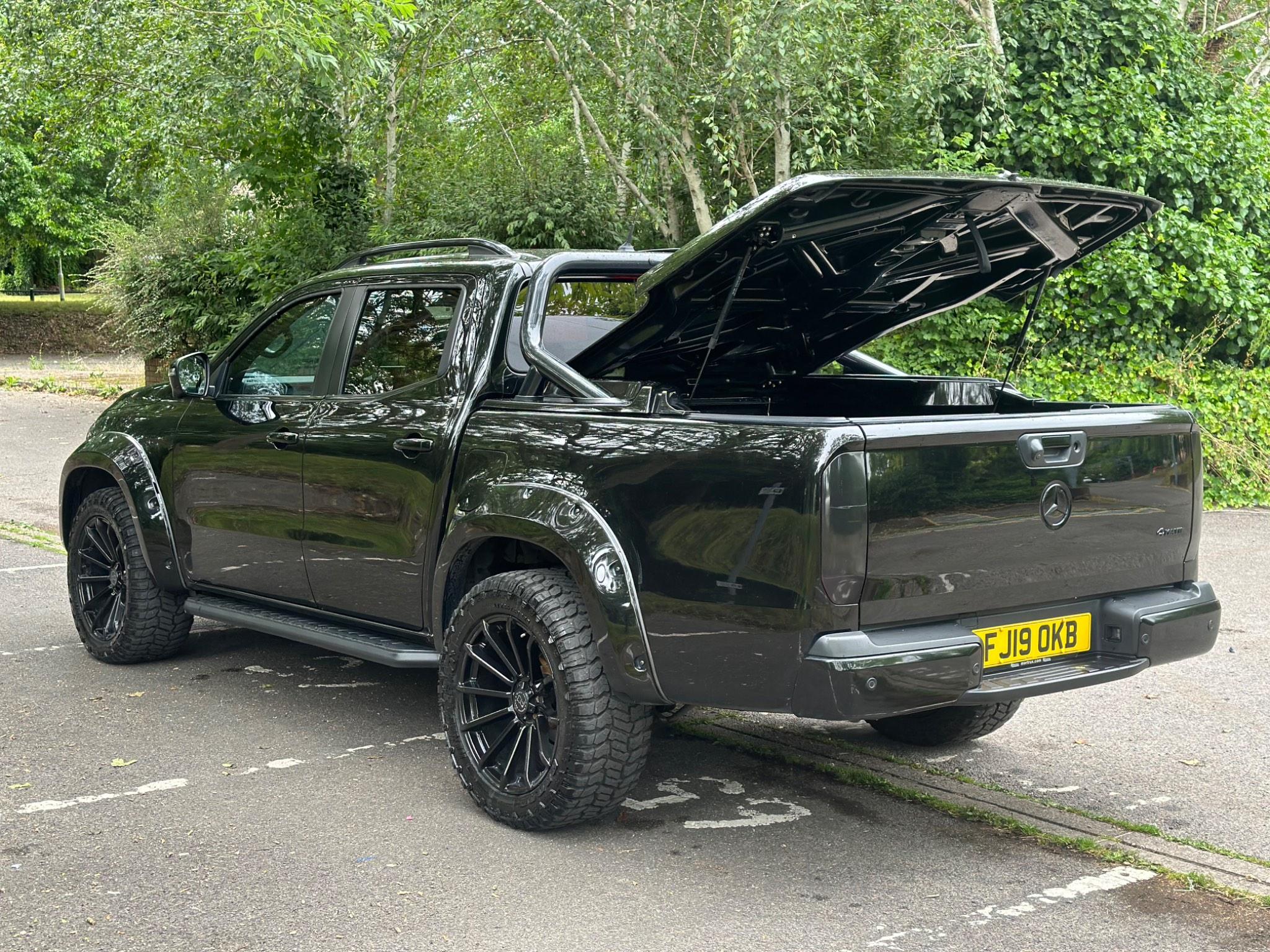 Mercedes-Benz X-Class view 33