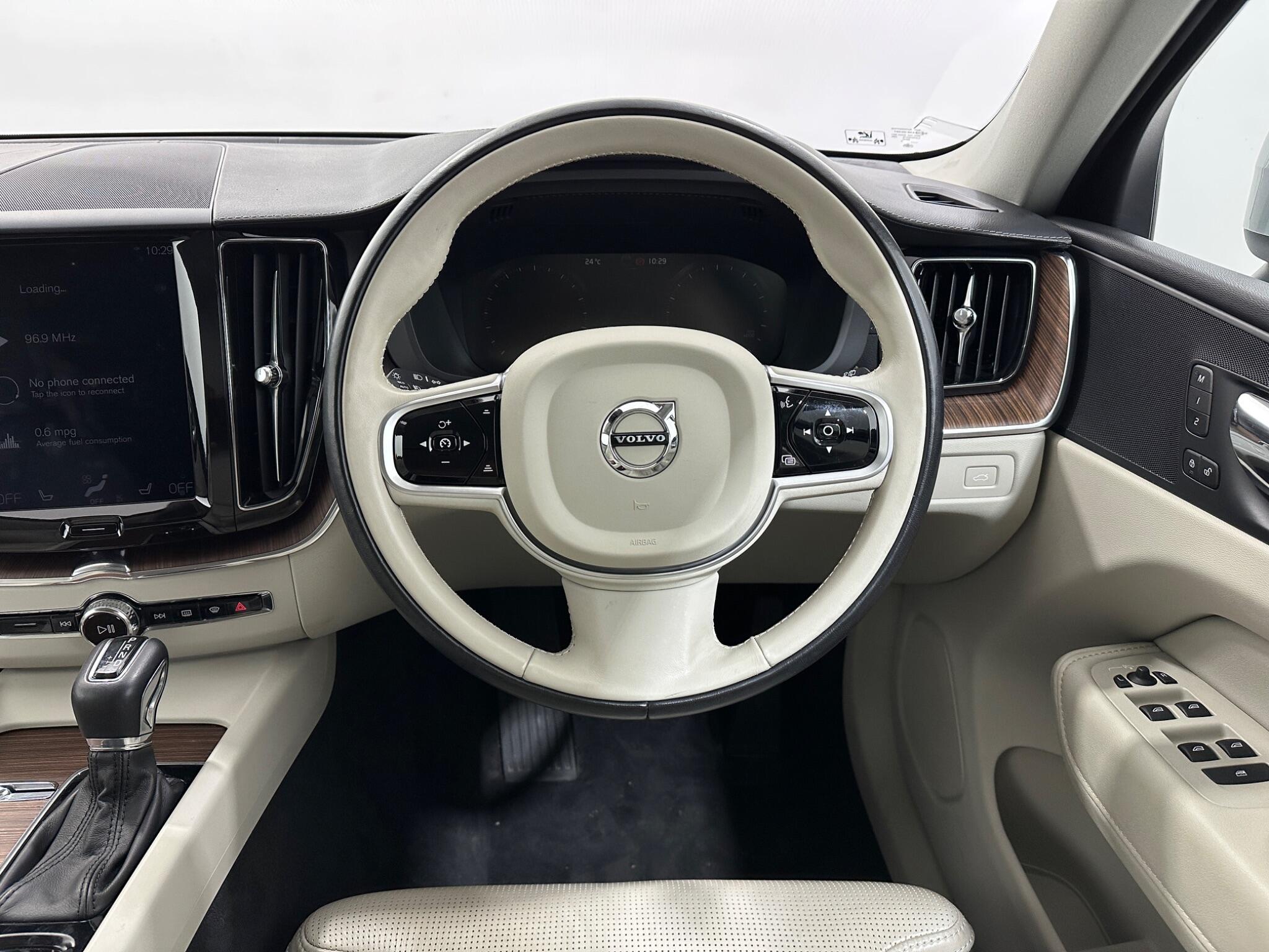 Volvo XC60 view 13