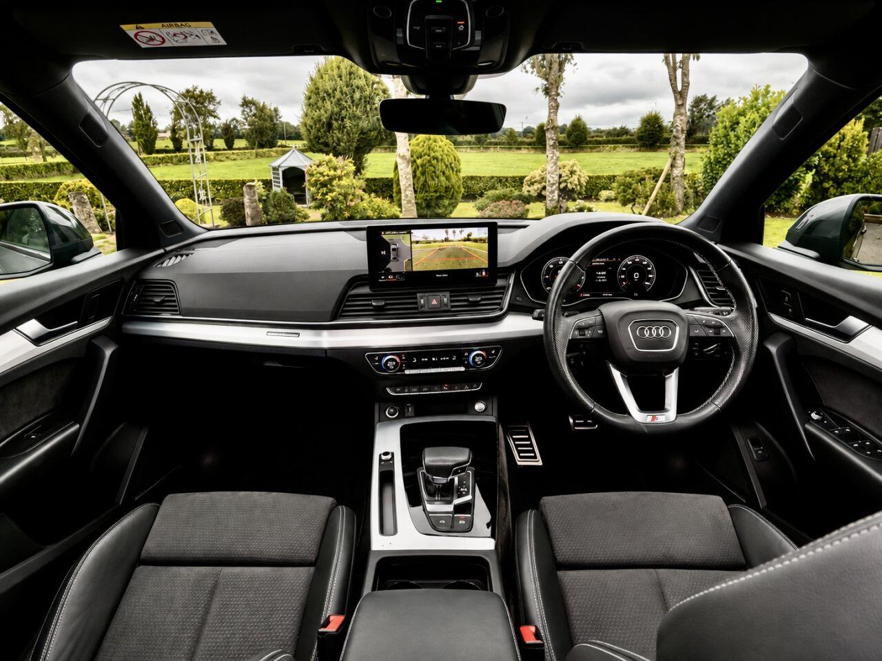 Audi Q5 view 10