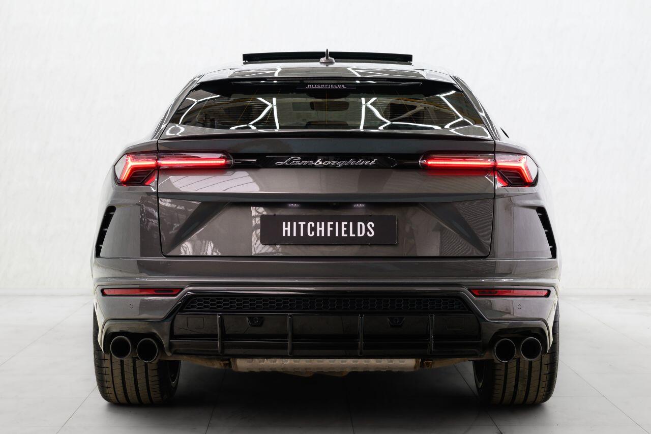 Lamborghini Urus view 9
