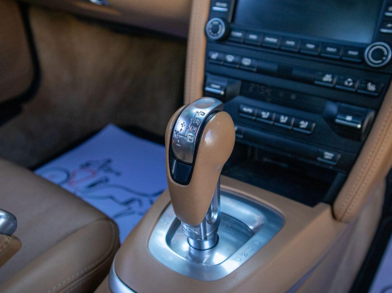 Porsche 911 view 33