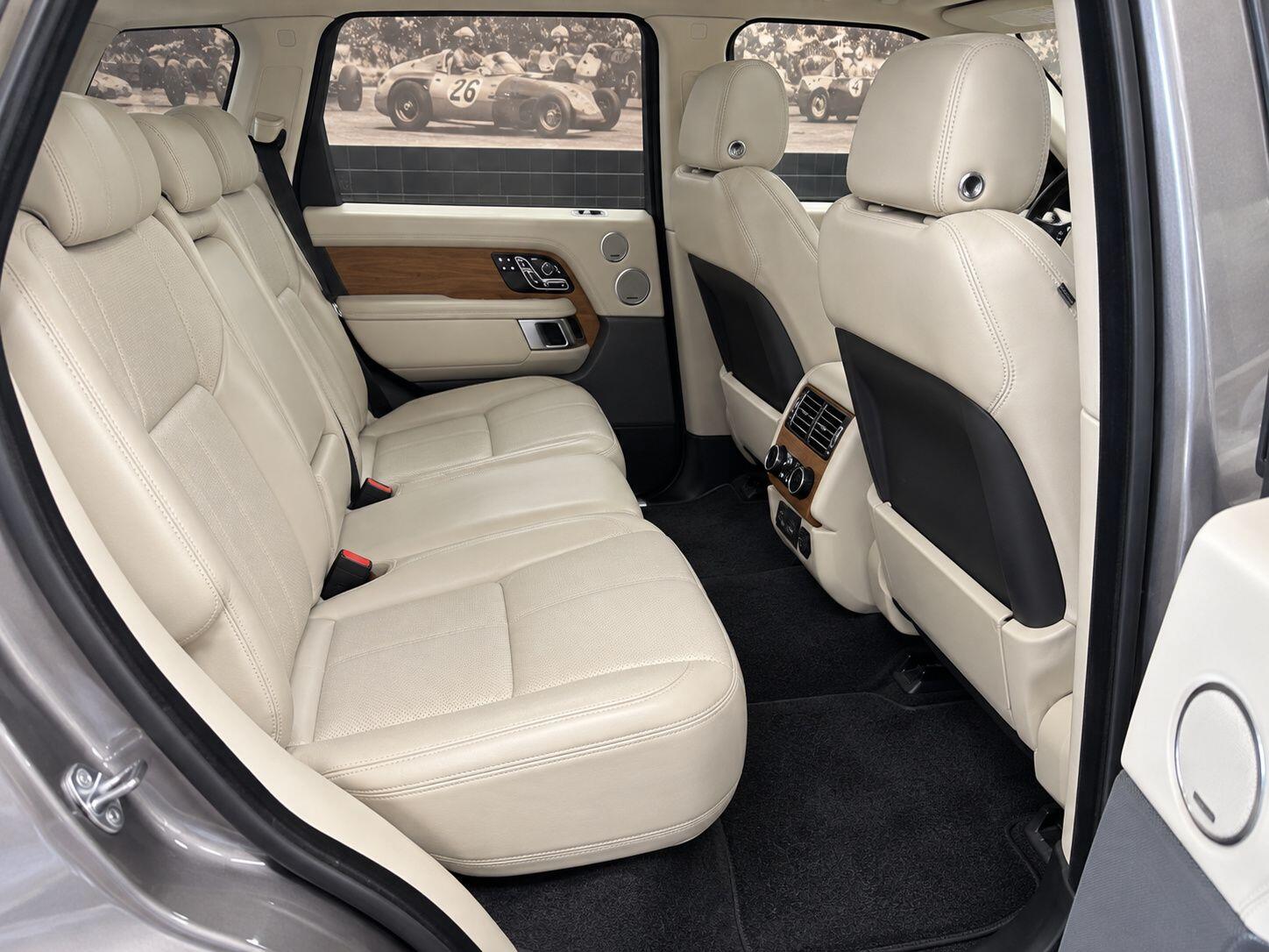 Land Rover Range Rover view 4