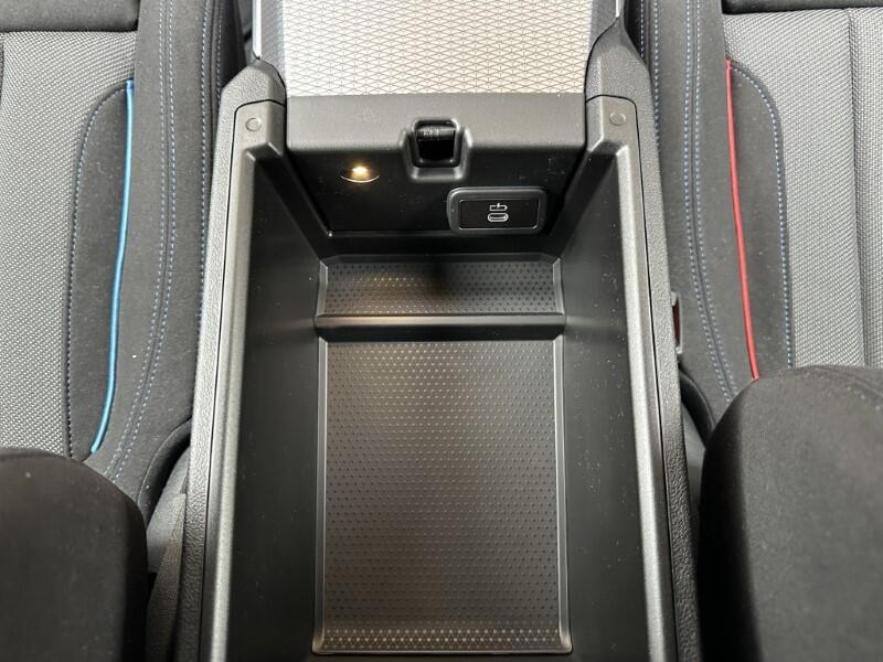 BMW i4 view 45