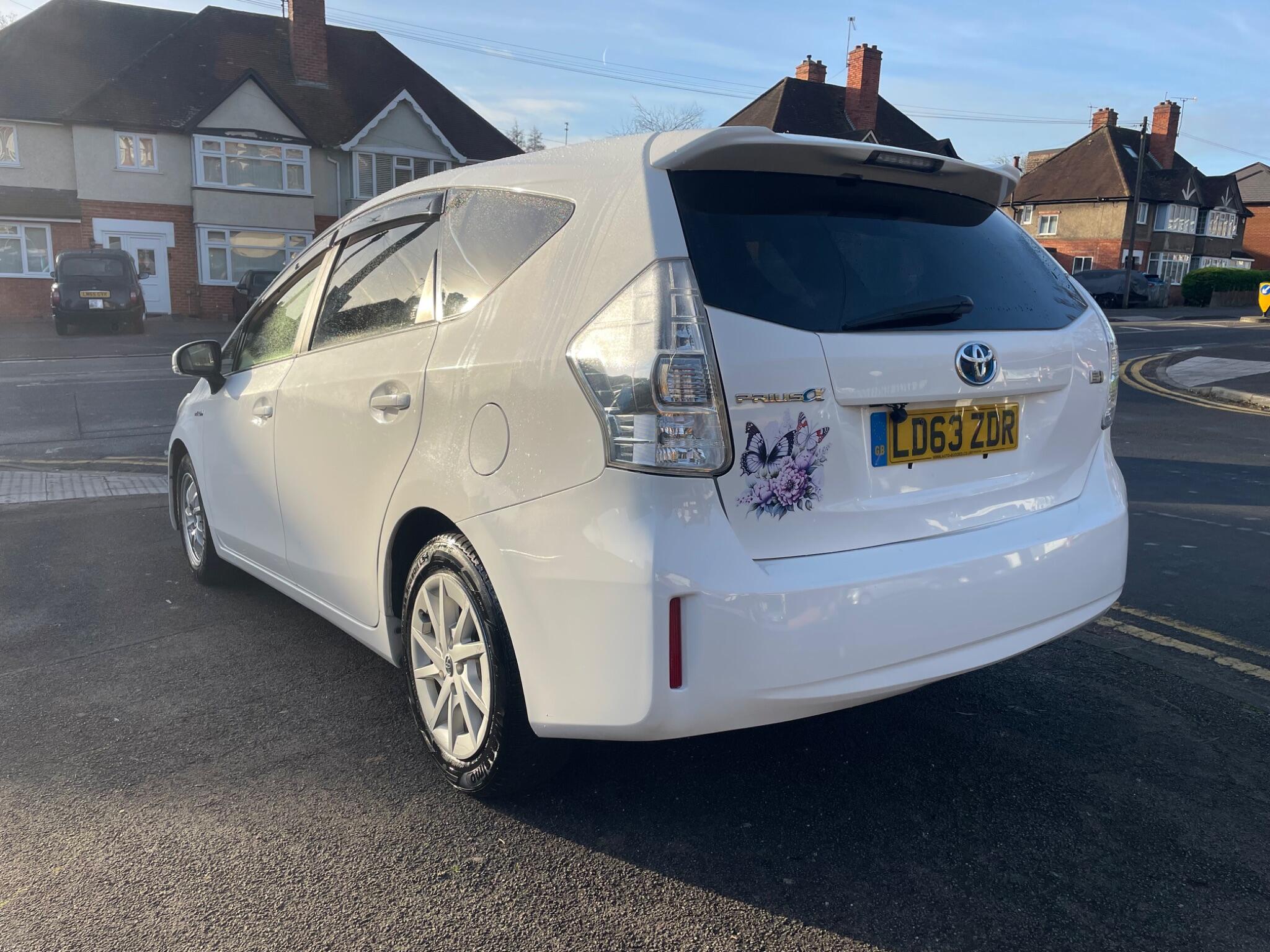 2014 Toyota Prius 1.5 CVT 4dr • 101,741 miles image 3