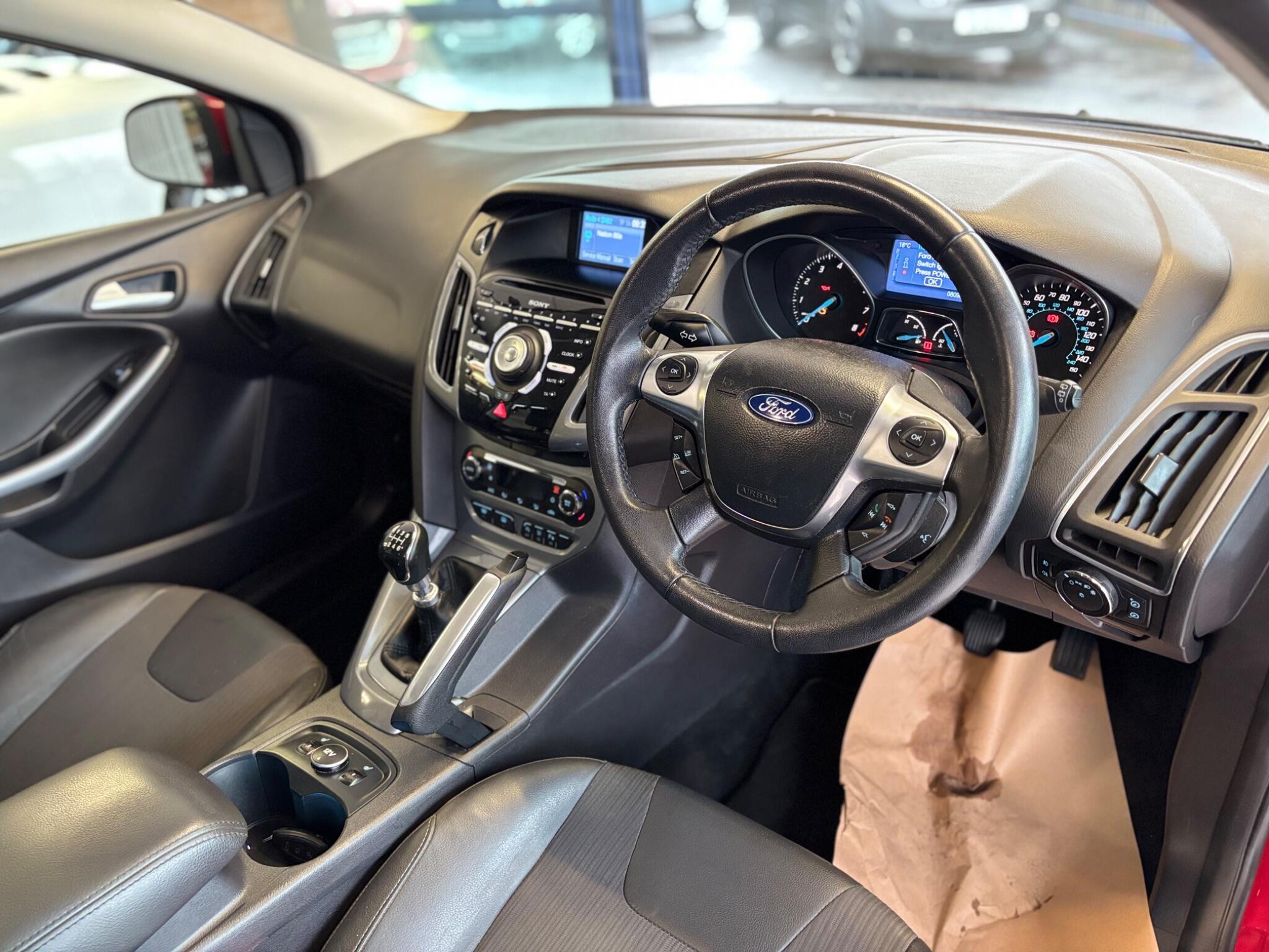 Ford Focus view 39