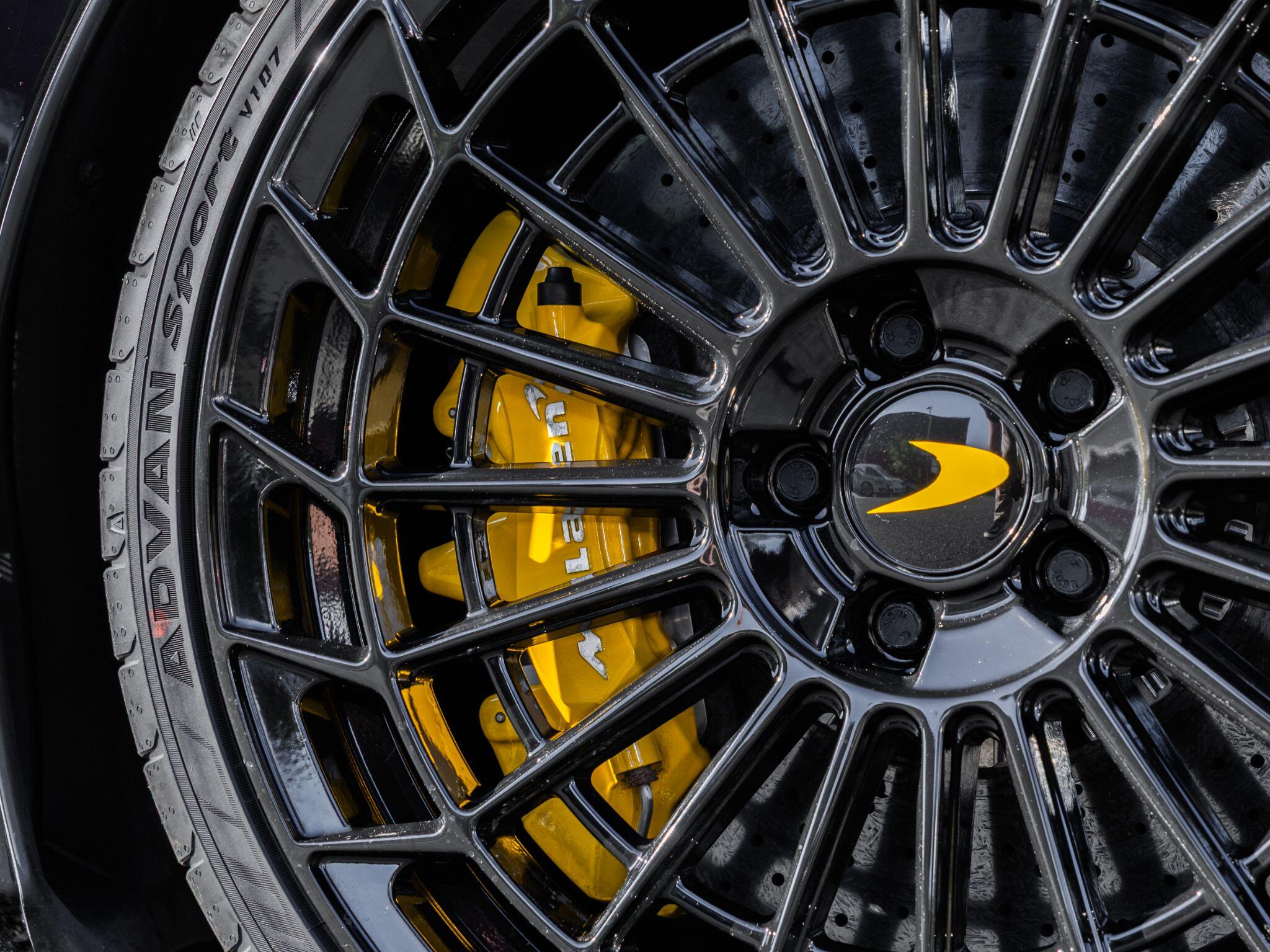 Mclaren 720s view 11