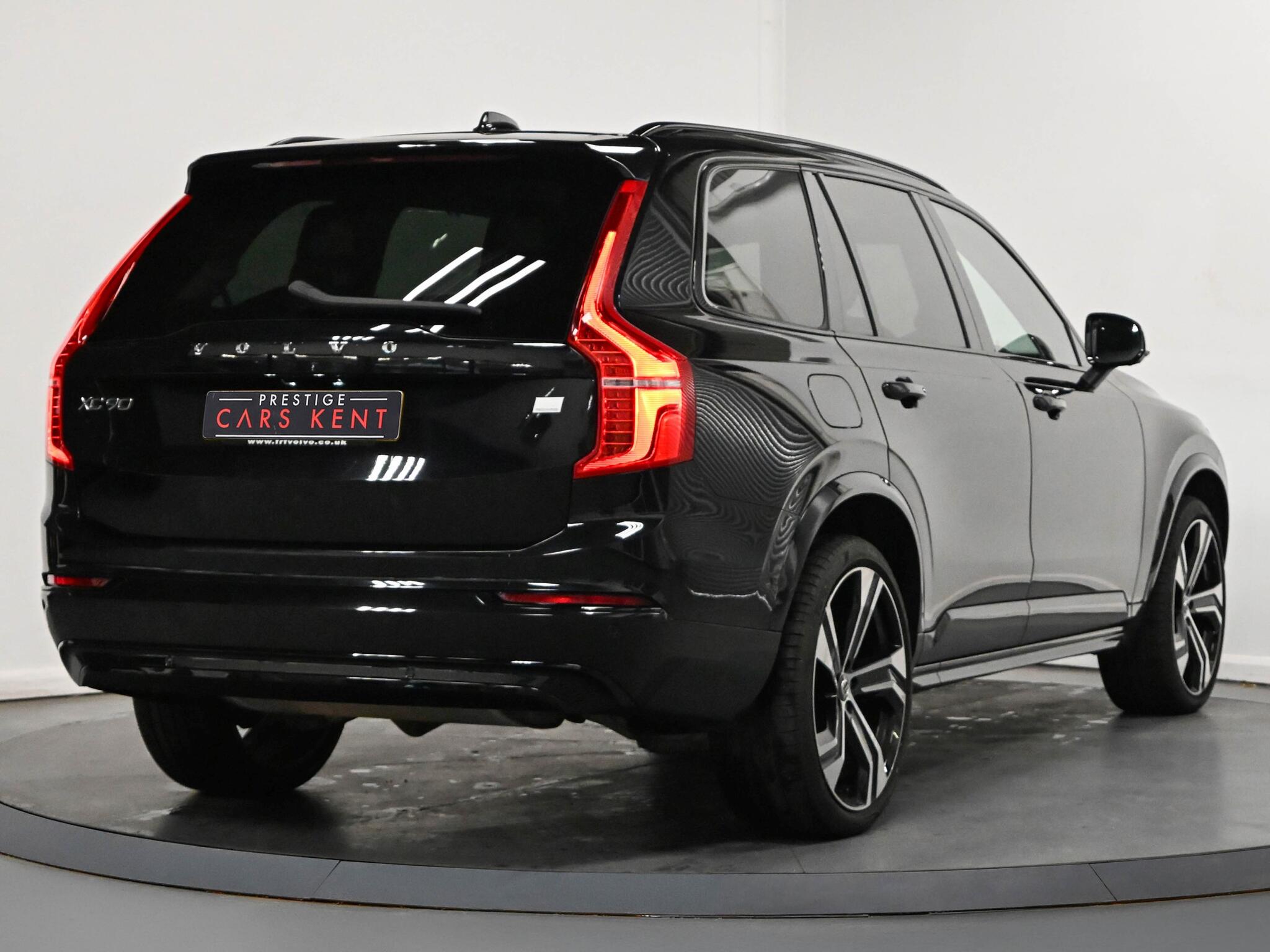 Volvo XC90 view 29