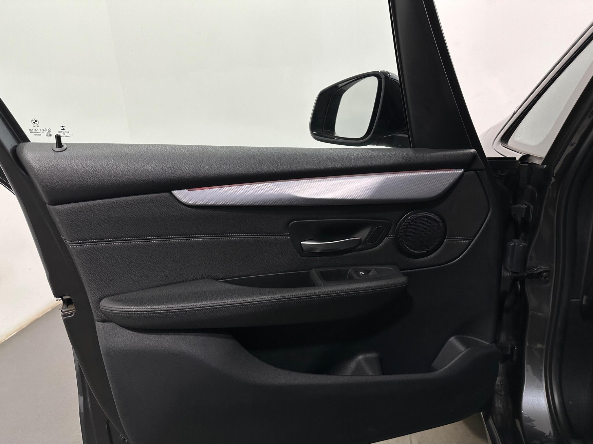 BMW 2 Series view 37