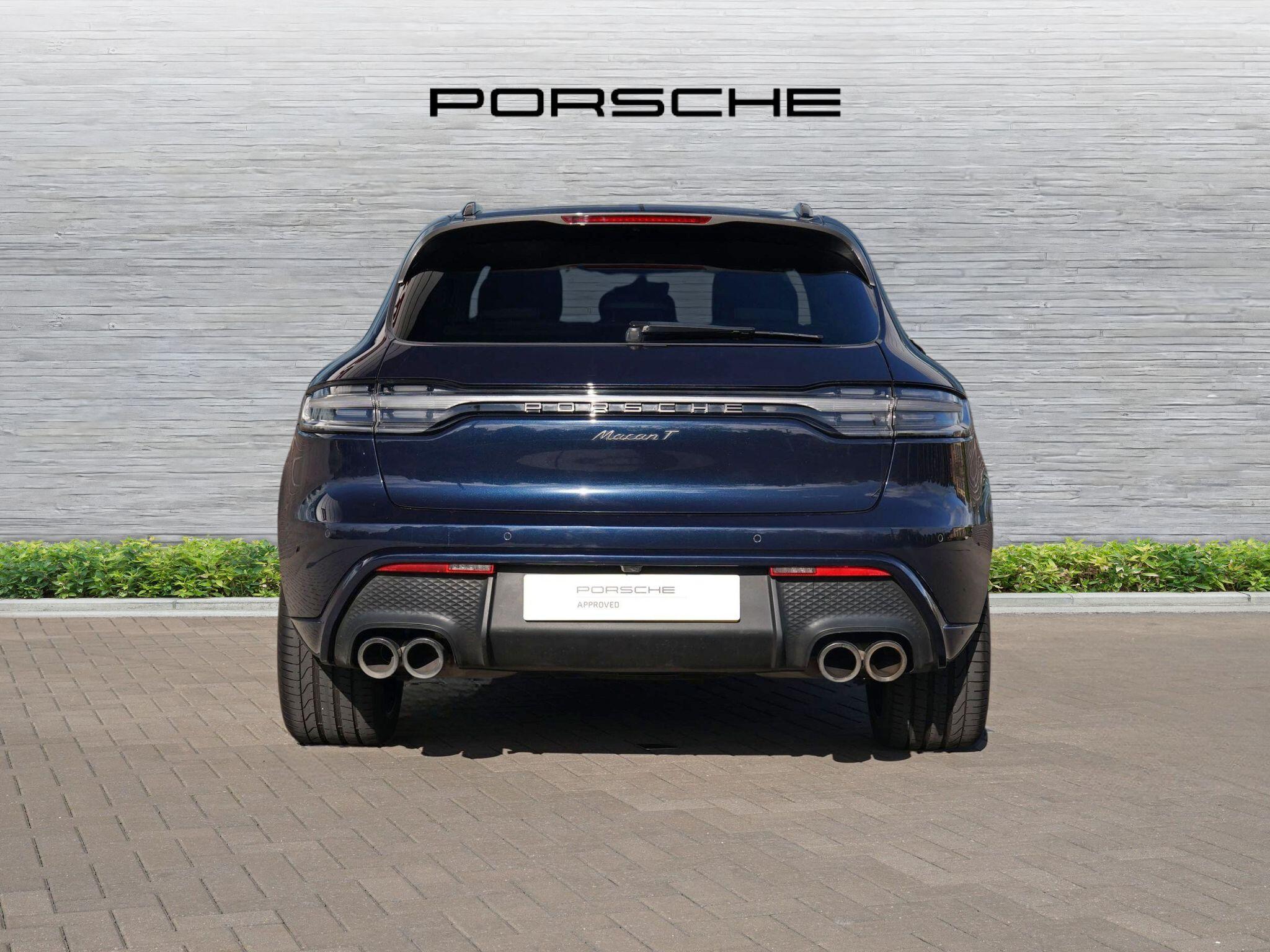 Porsche Macan view 4
