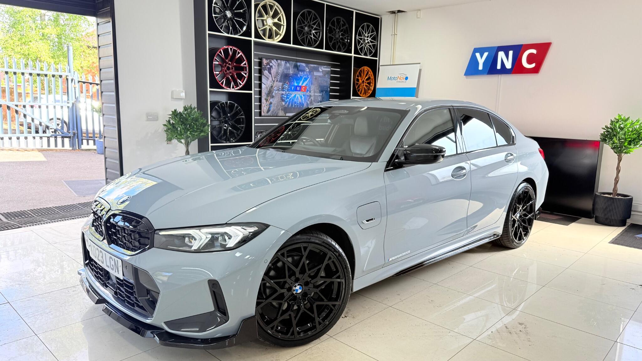 BMW 3 Series view 28