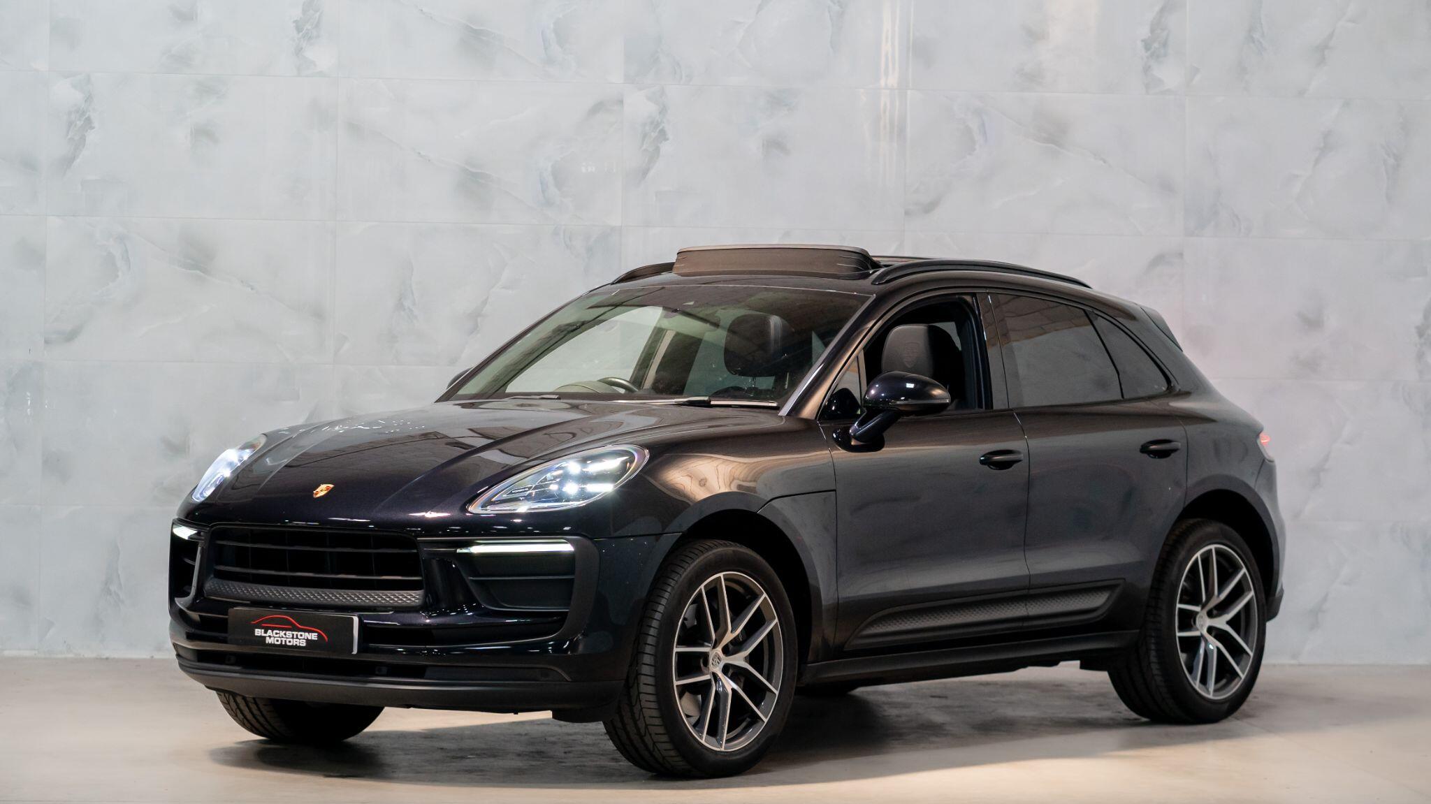 Porsche Macan view 3