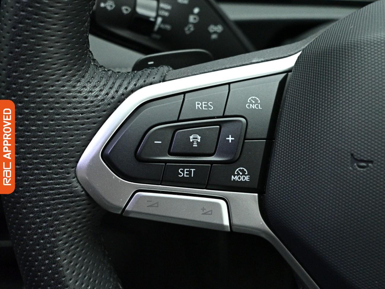 Volkswagen Tiguan view 22