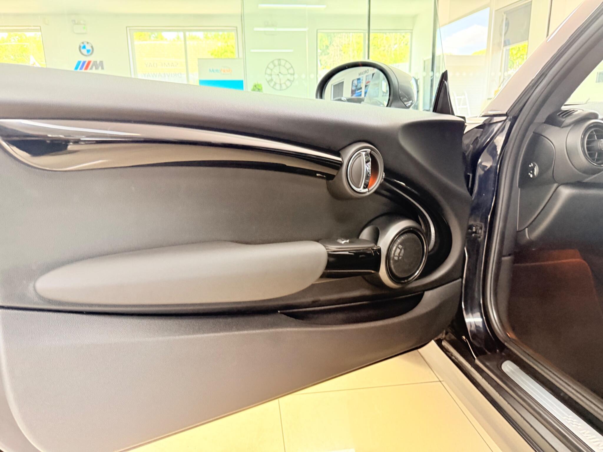 MINI Hatch view 46