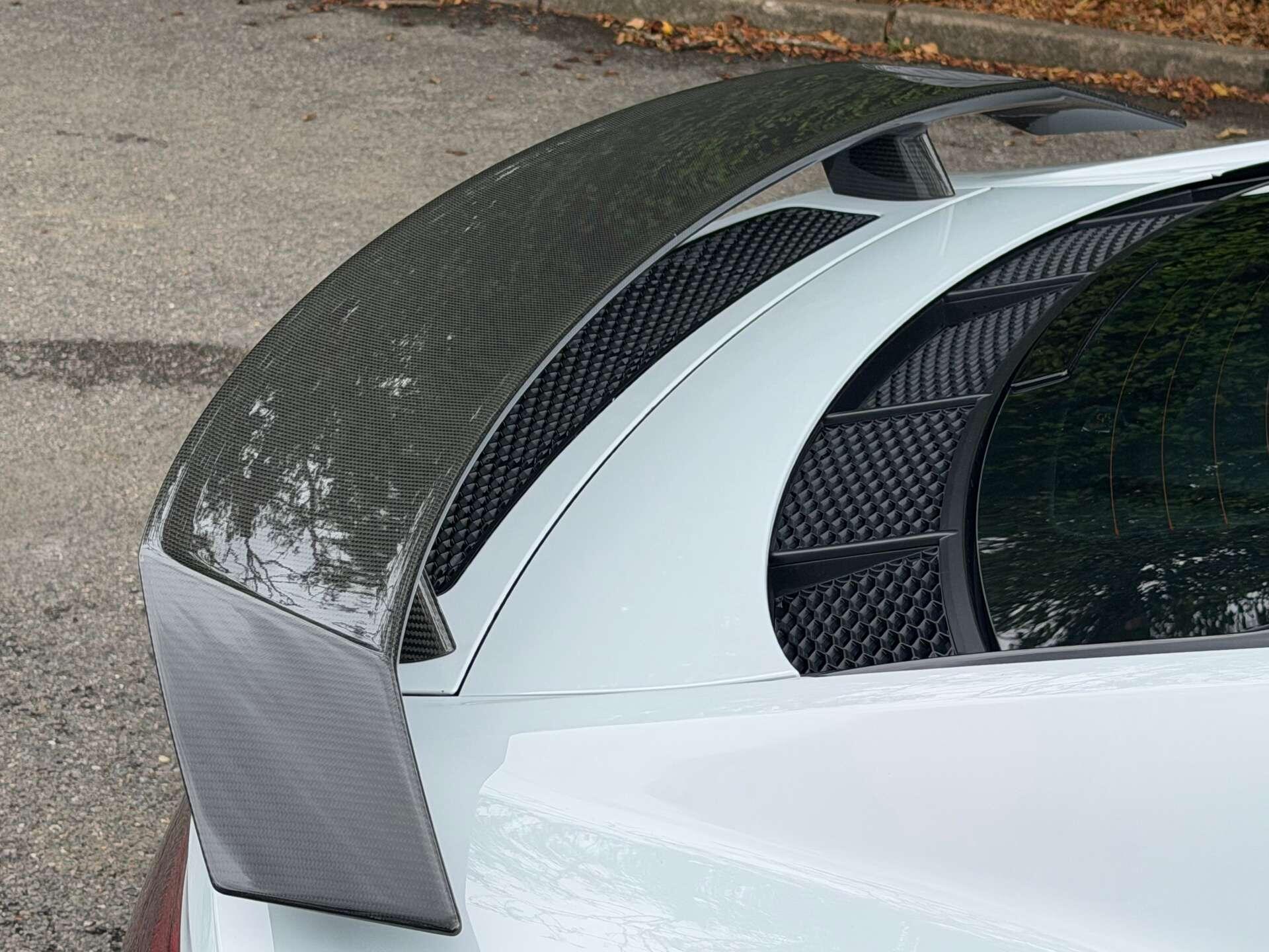 Audi R8 view 25