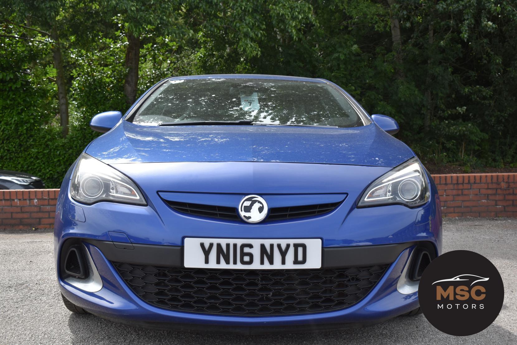Vauxhall Astra GTC view 5