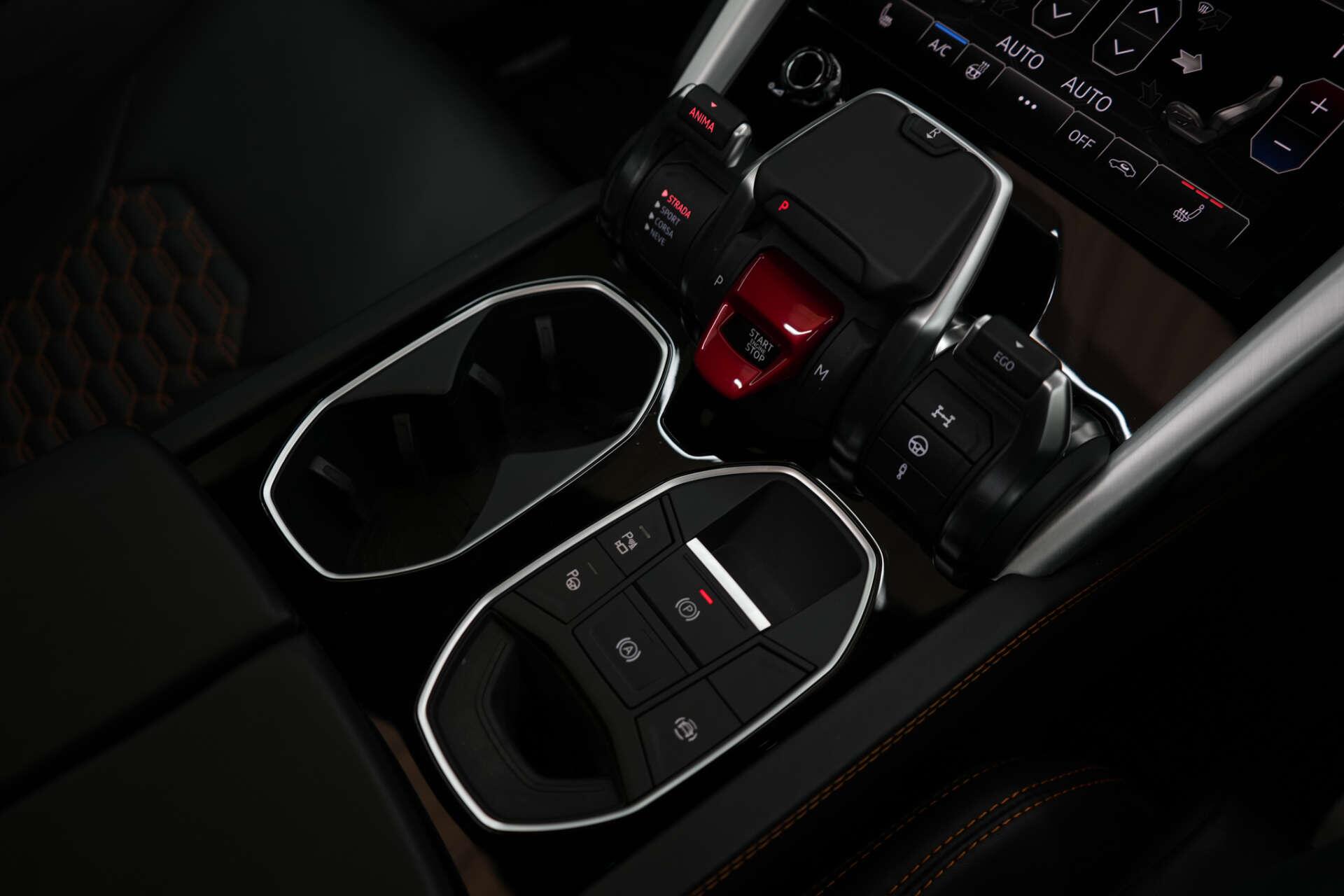 Lamborghini Urus view 57