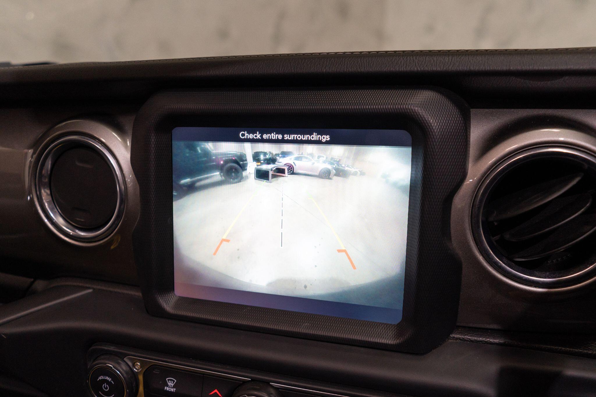 Jeep Wrangler view 32