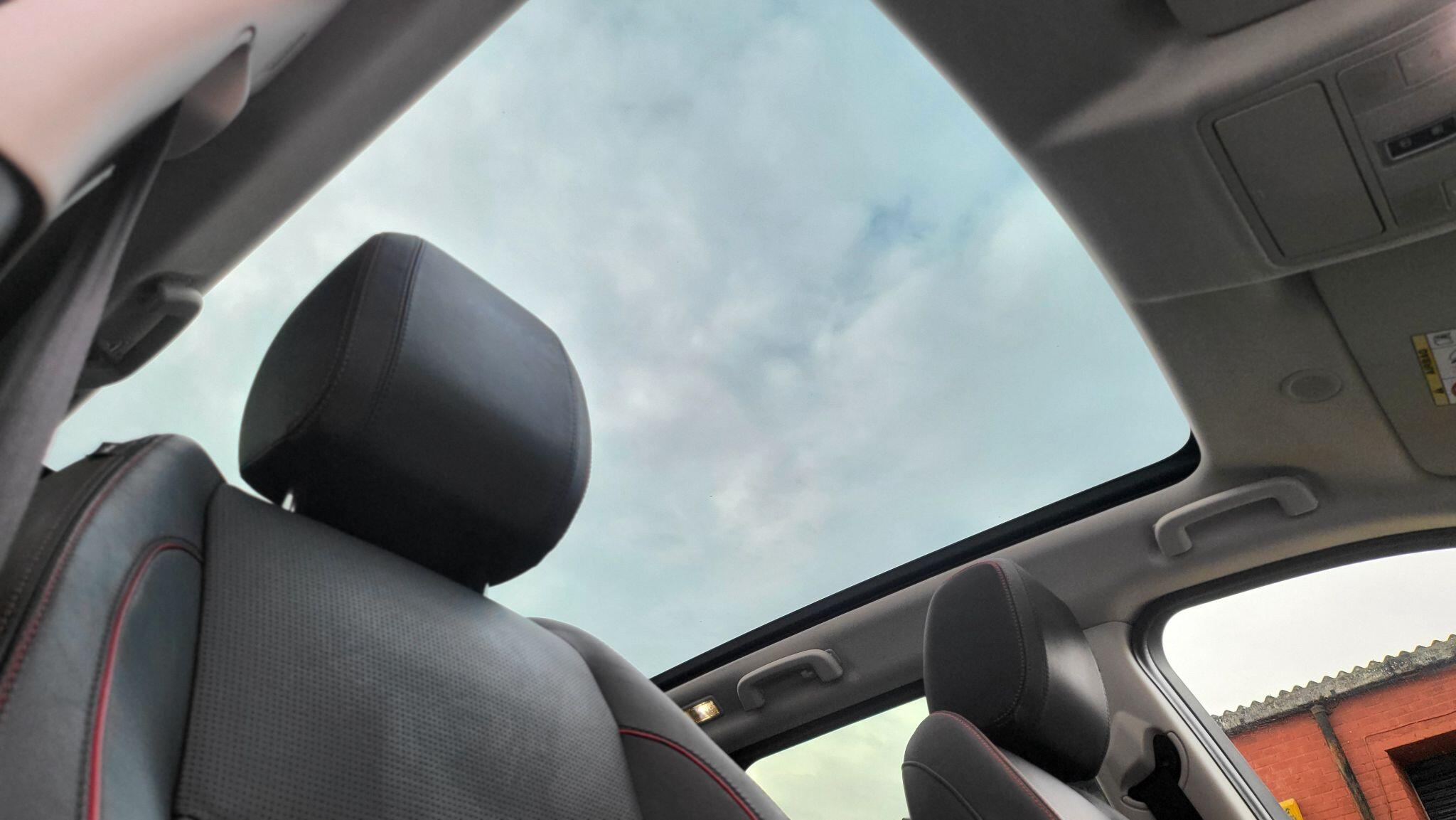 Land Rover Discovery Sport view 31