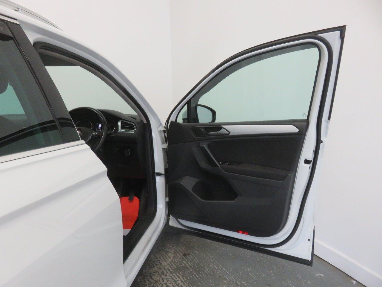 Volkswagen Tiguan view 23