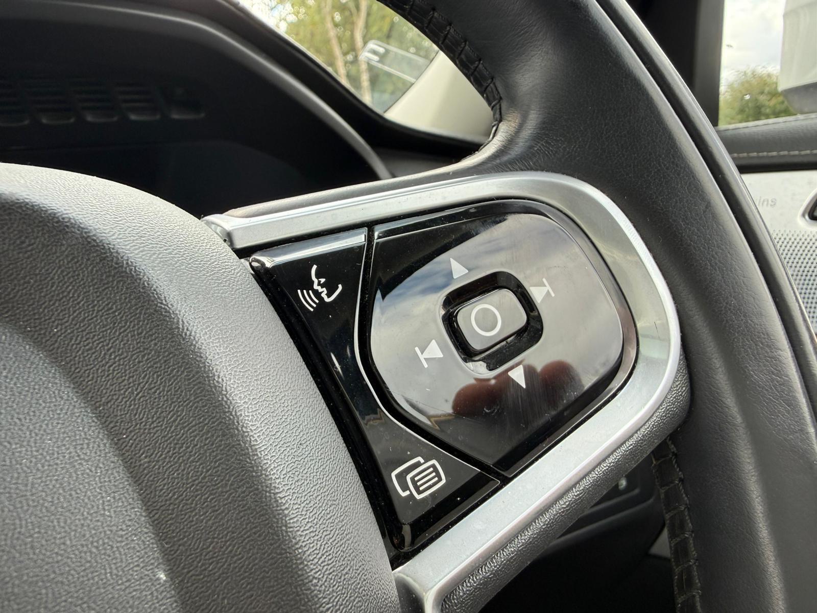 Volvo XC90 view 20