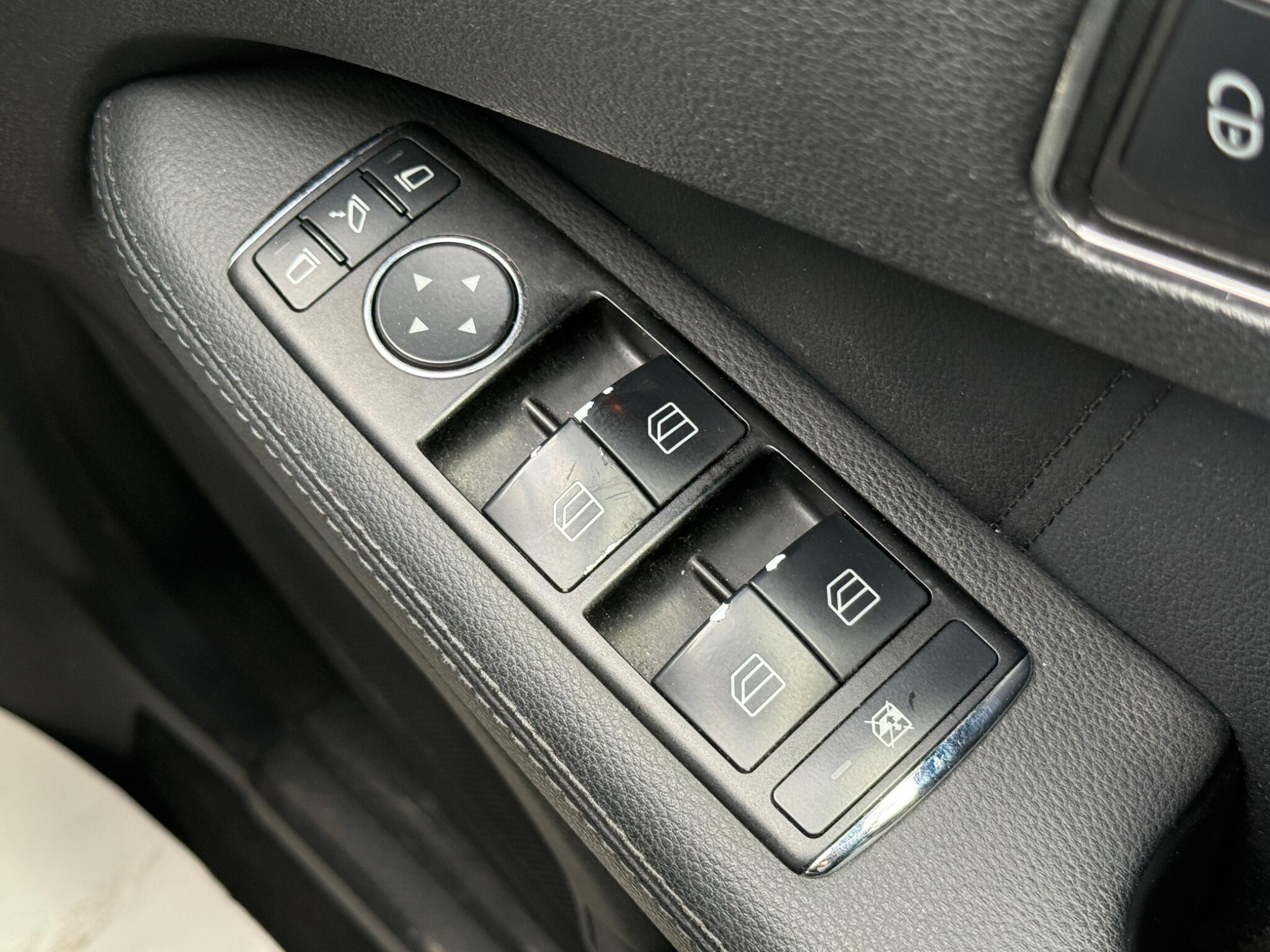 Mercedes-Benz E Class - Image 69