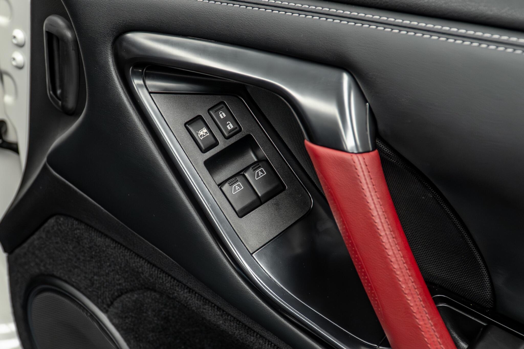 Nissan GT-R view 31