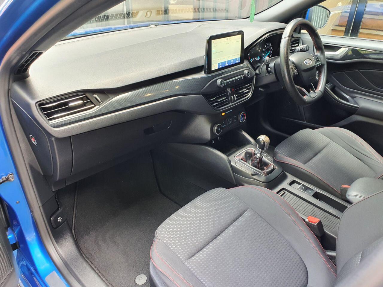 Ford Focus view 28