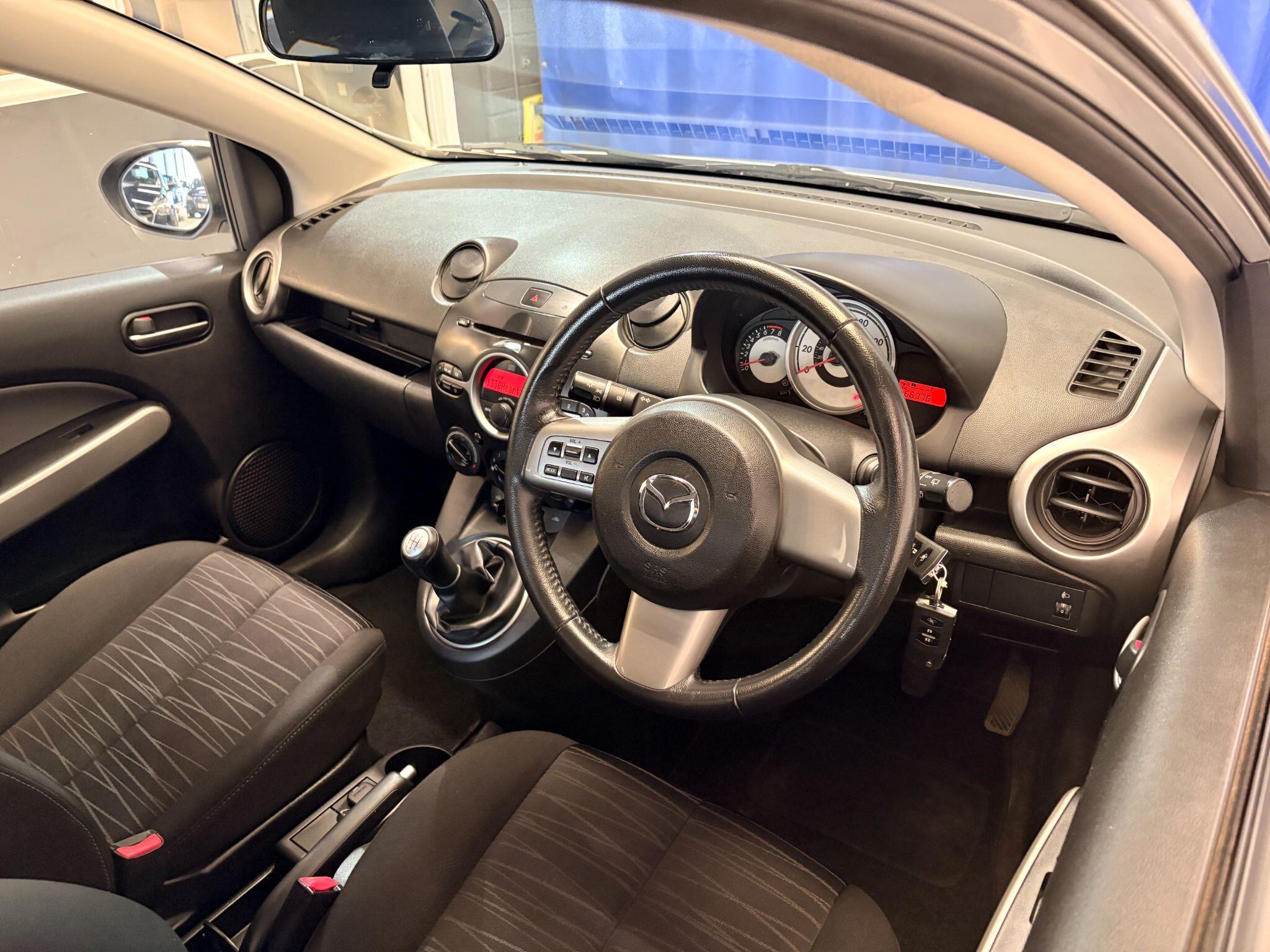 Mazda Mazda2 view 25