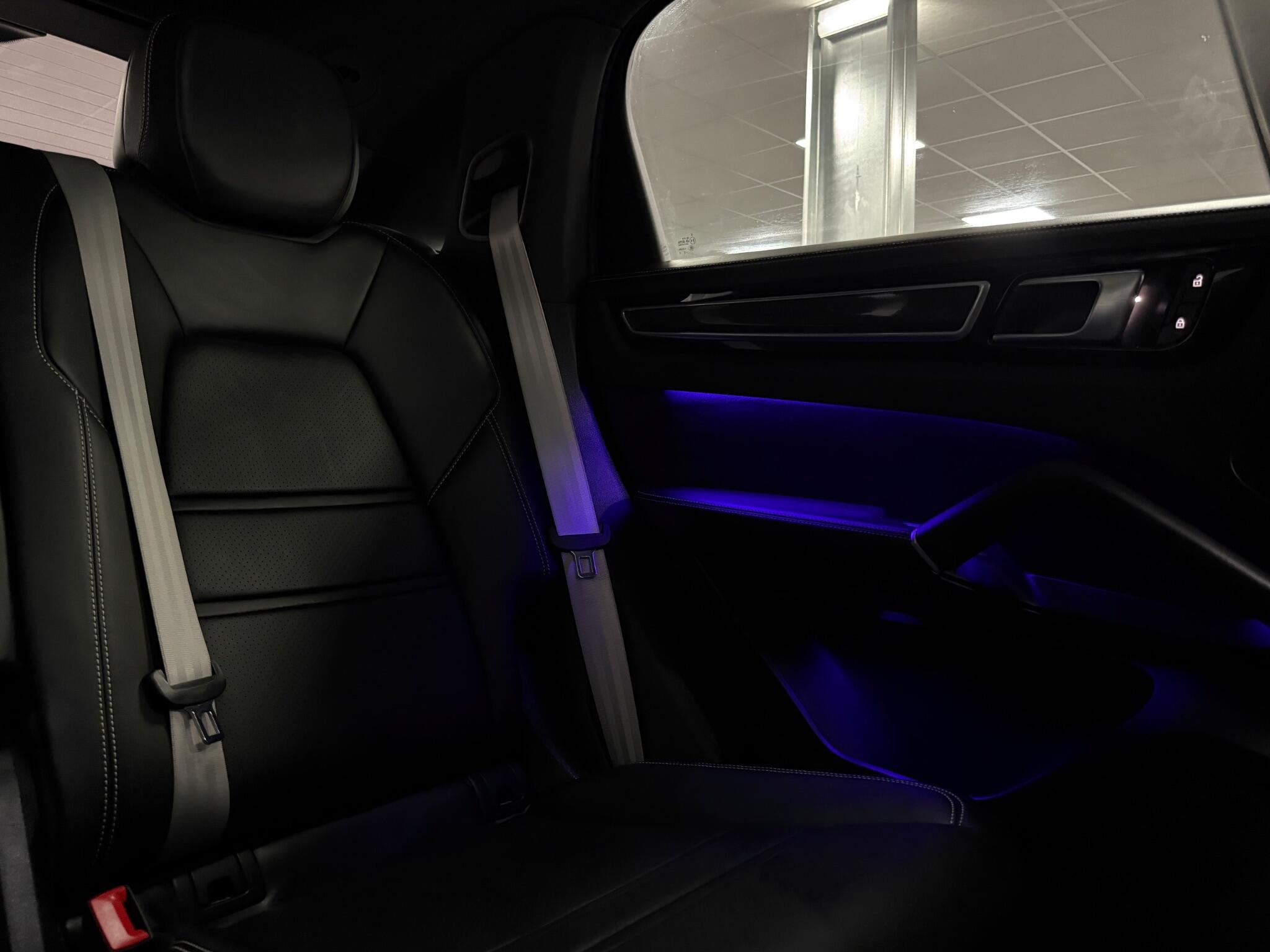 Porsche Cayenne view 45