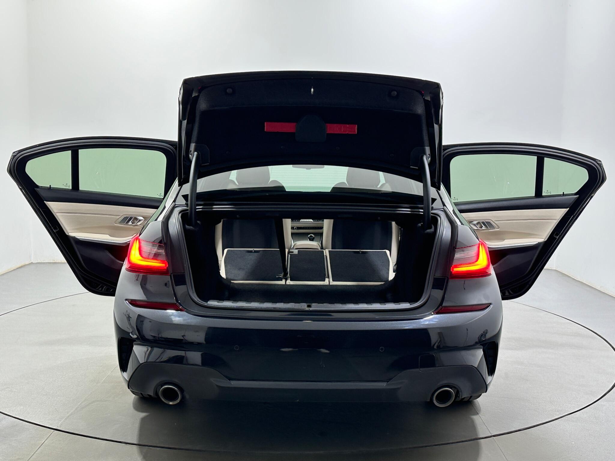 BMW 3 Series view 45