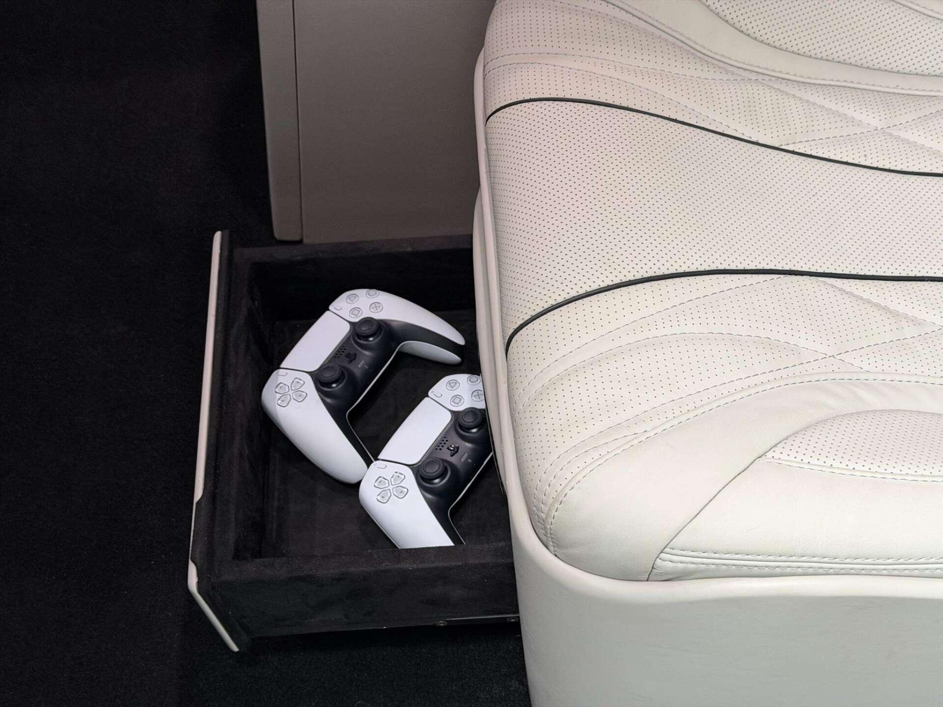 Mercedes-Benz V Class view 17