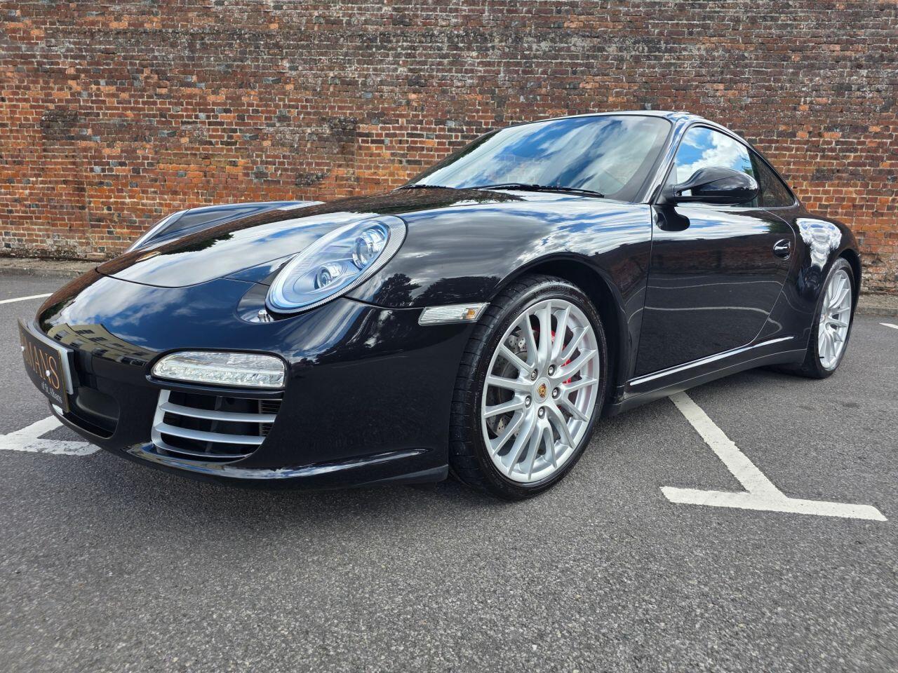 Porsche 911 view 13