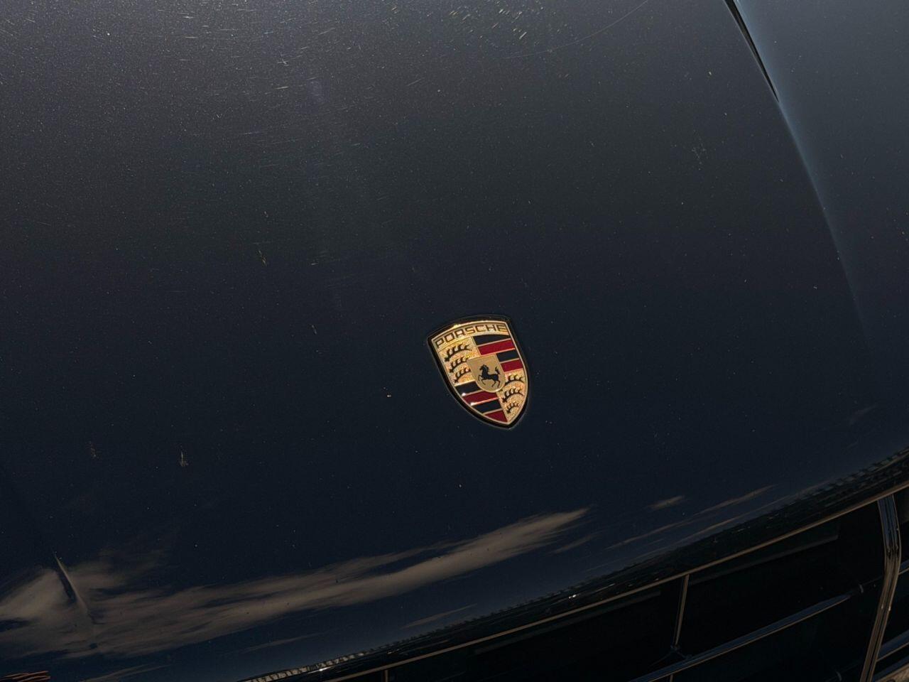 Porsche Macan view 16