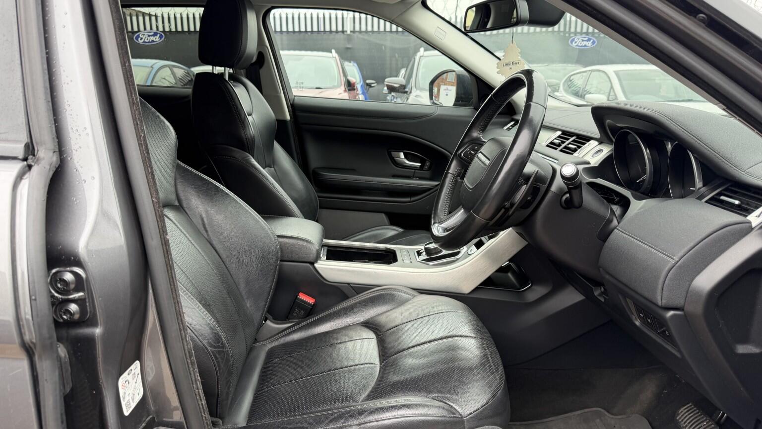 Land Rover Range Rover Evoque view 25