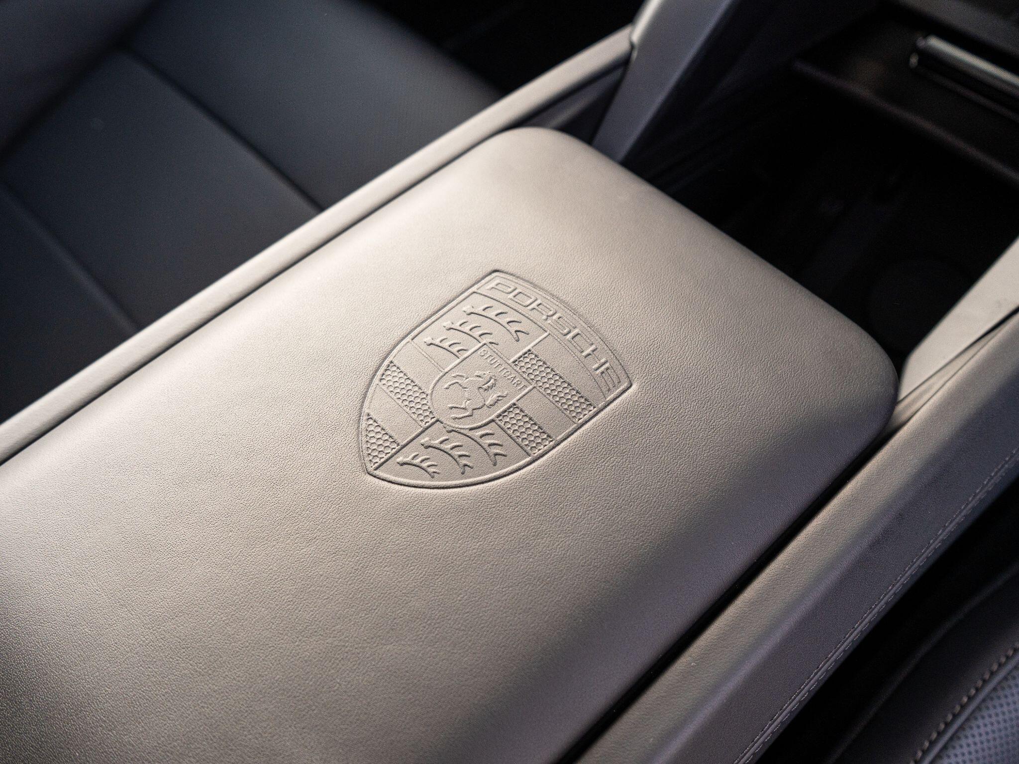 Porsche Cayenne view 39
