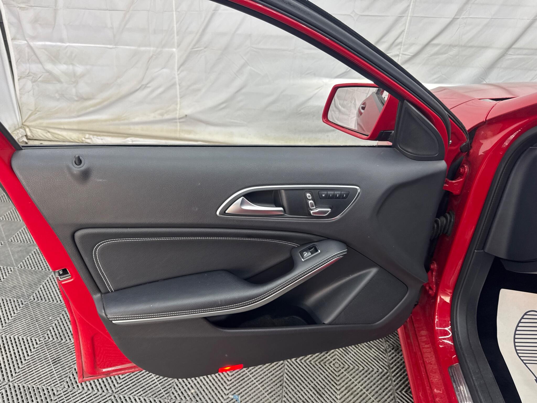 Mercedes-Benz A Class view 32