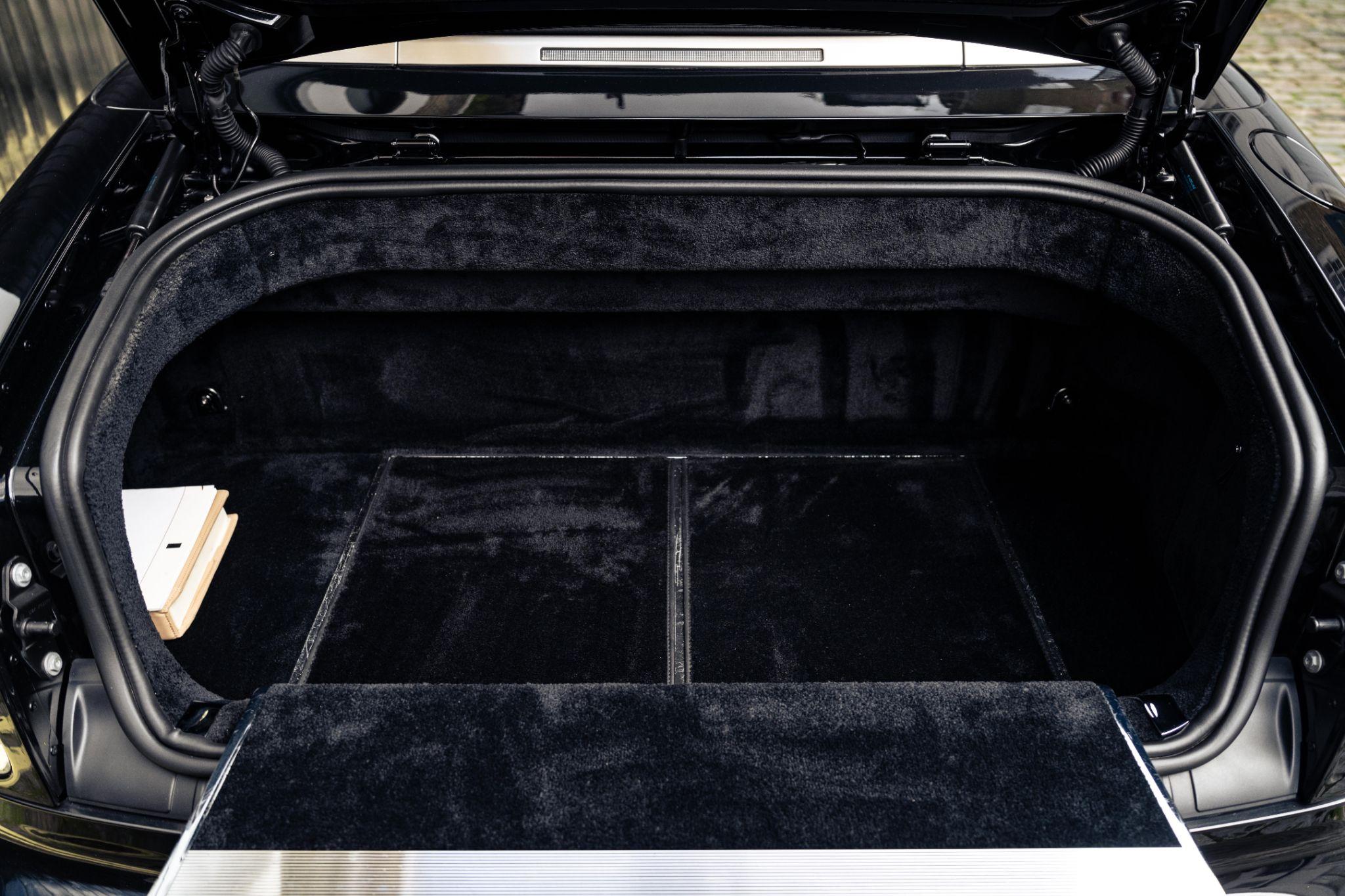 Rolls-Royce Phantom view 49