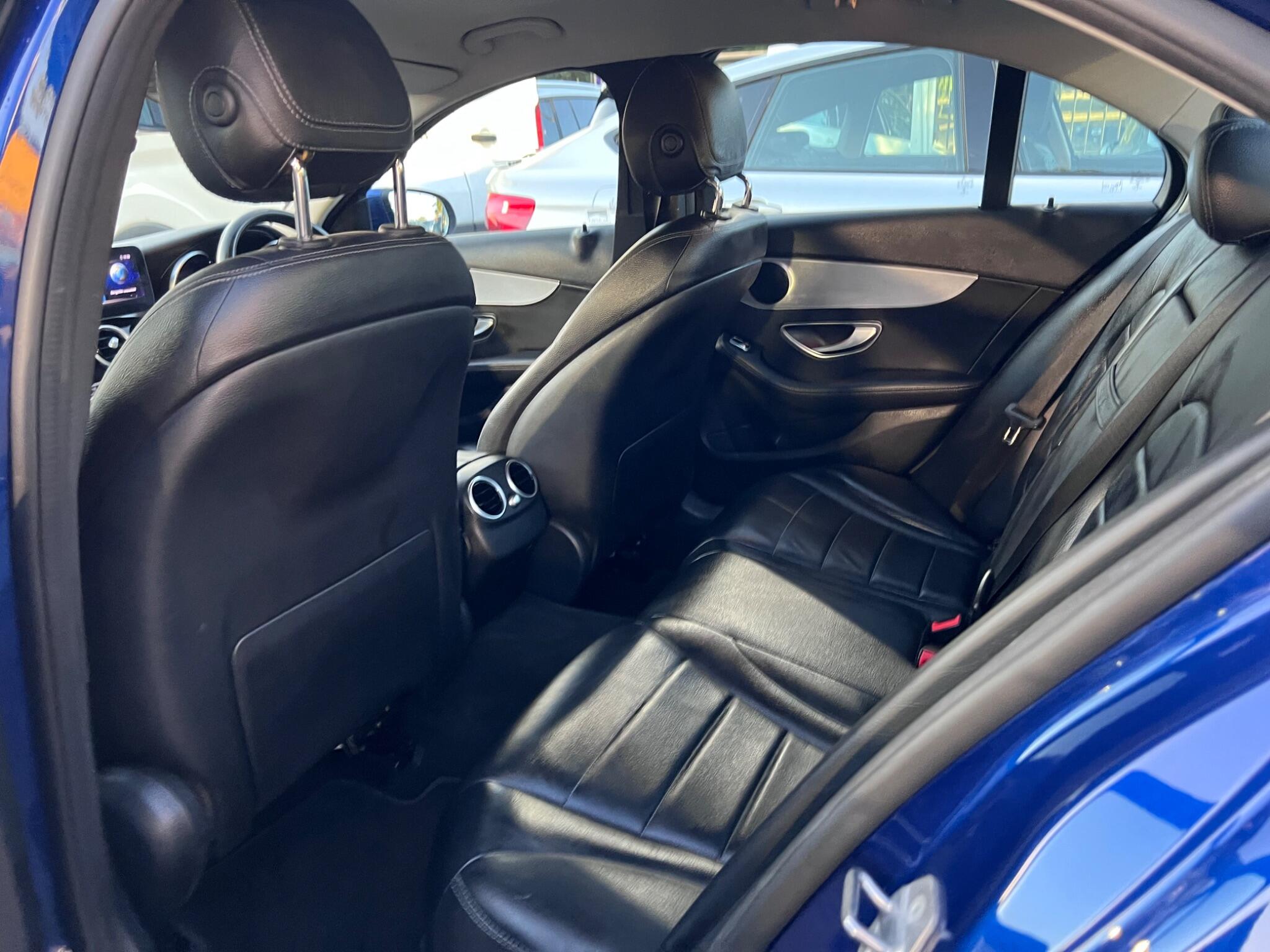 Mercedes-Benz C Class view 33