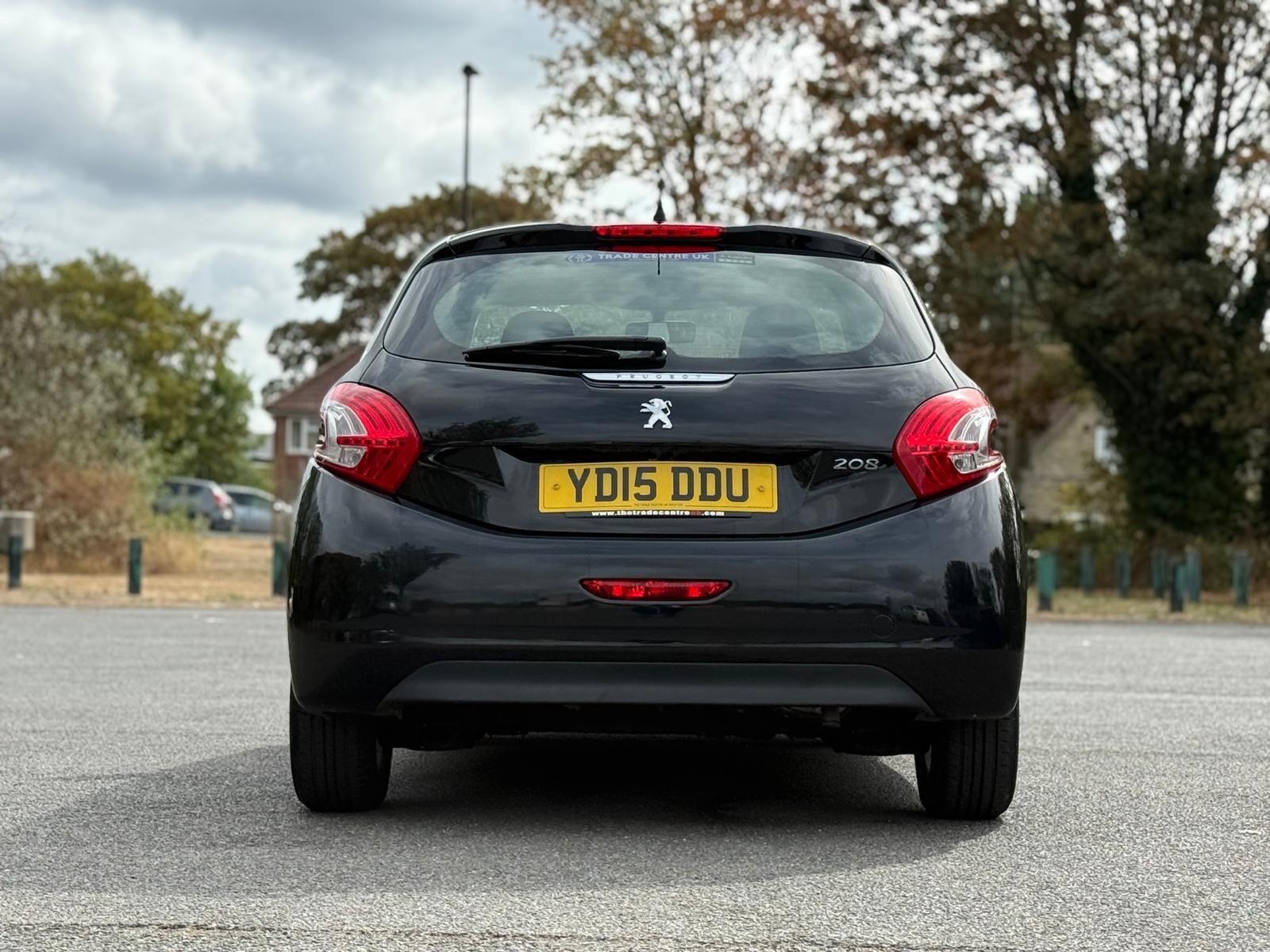 Peugeot 208 view 13