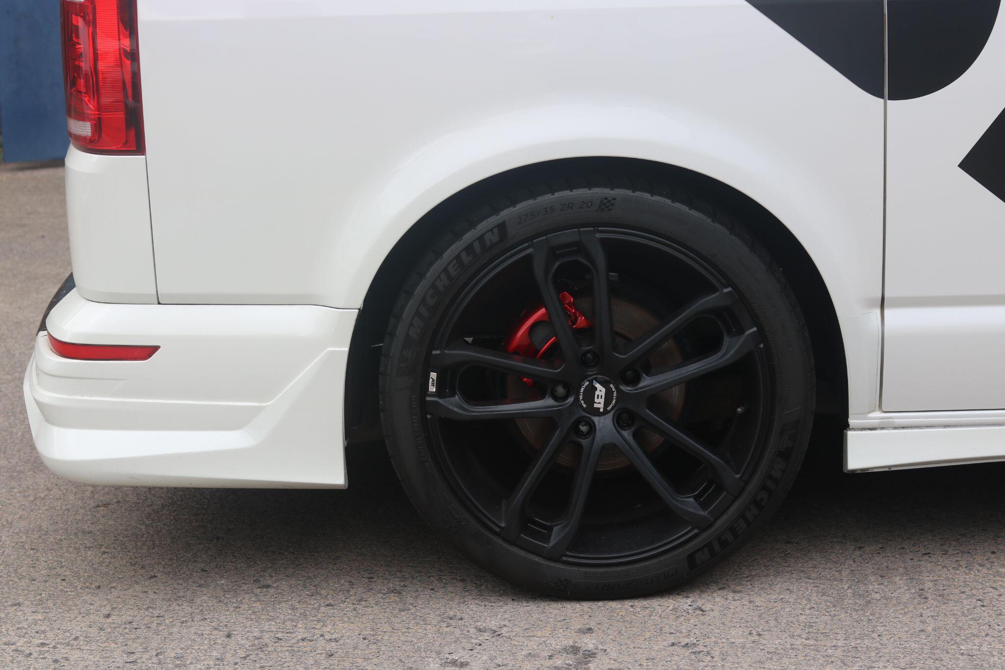 Volkswagen Transporter view 19