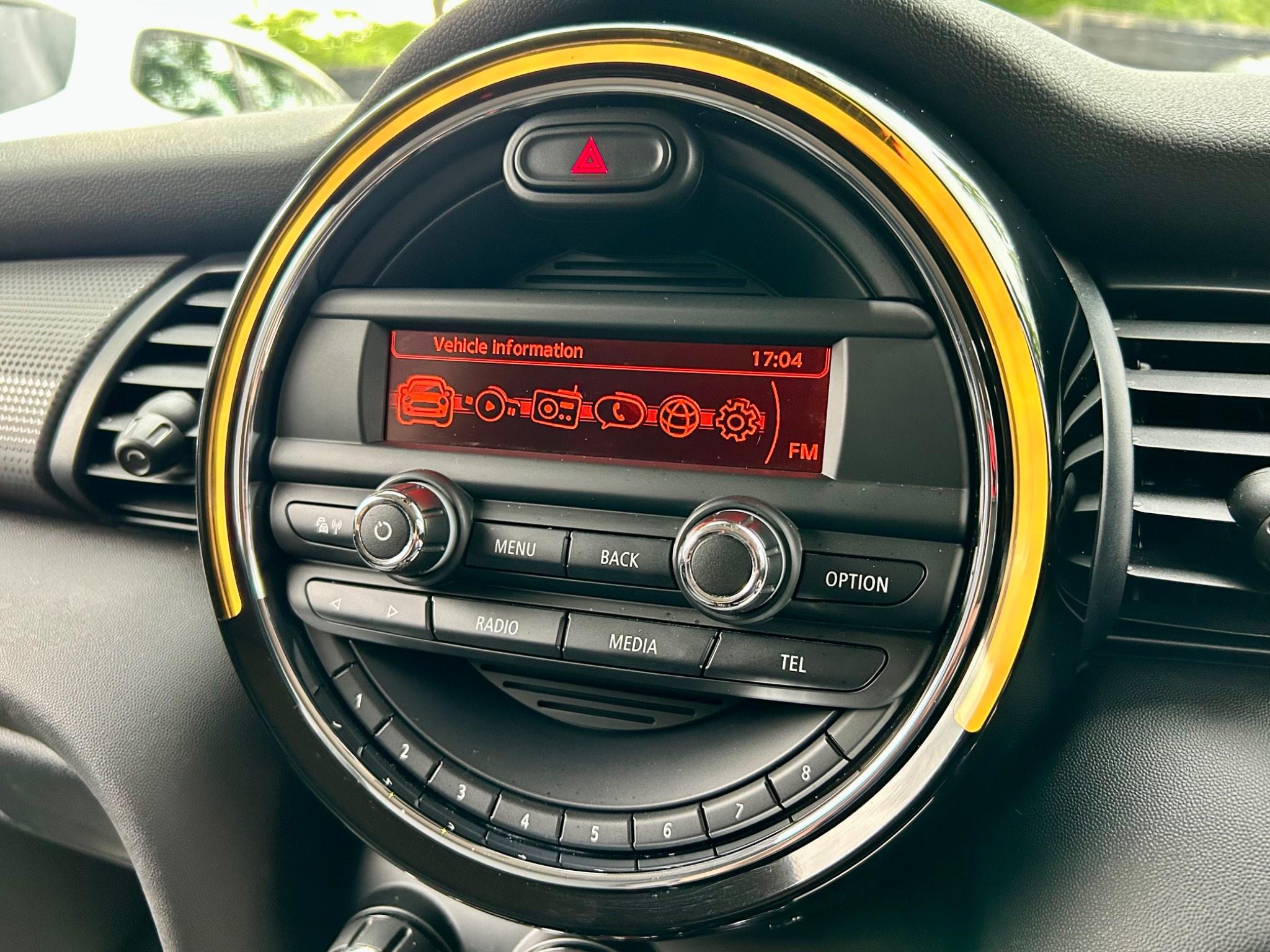 Mini Hatch view 22