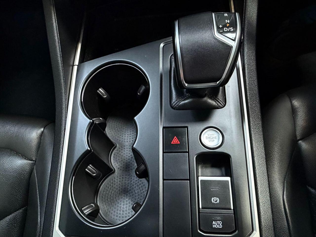 Volkswagen Touareg view 16