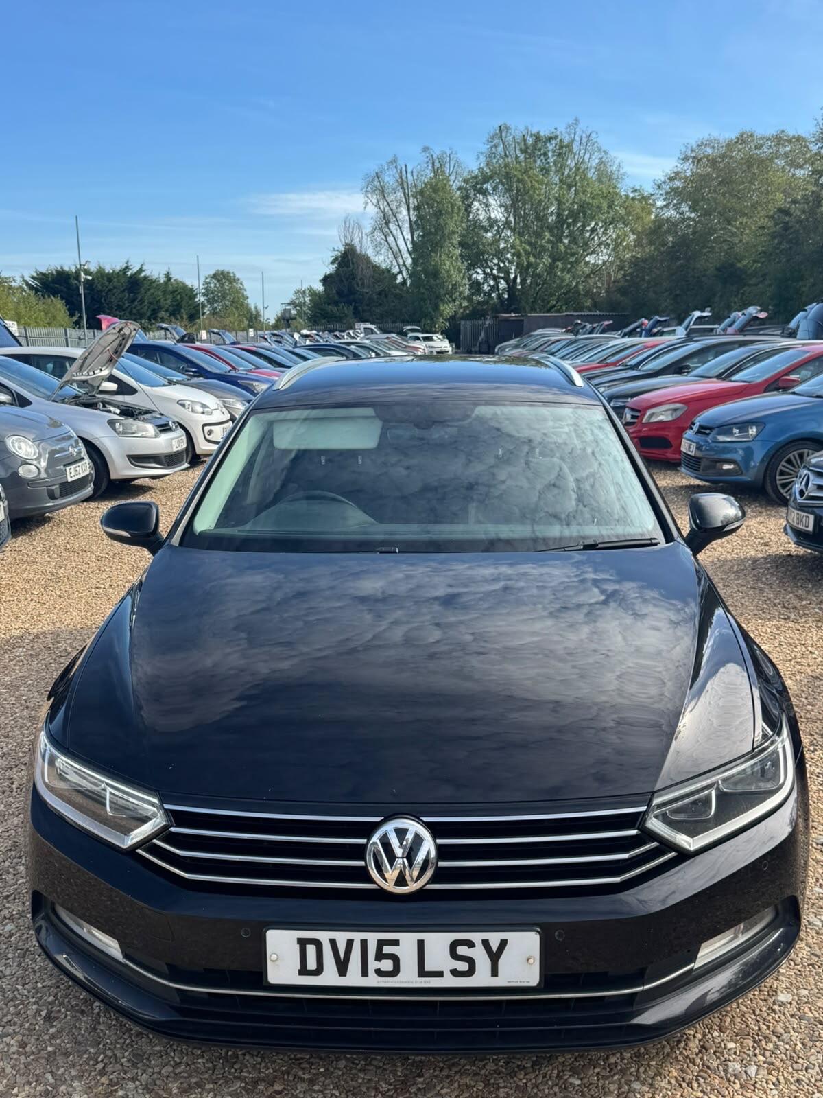 Volkswagen Passat view 2