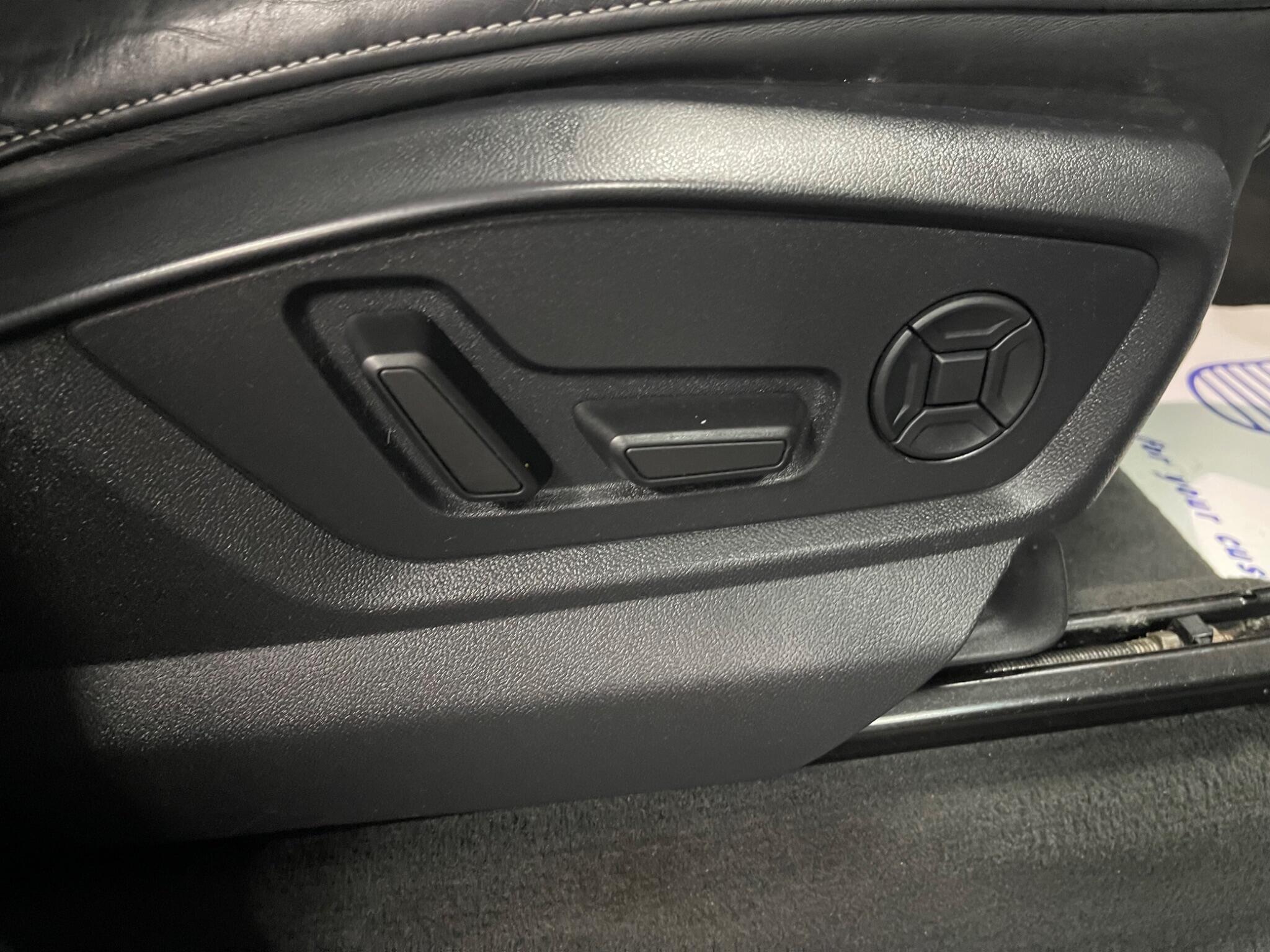 Audi Q7 view 44