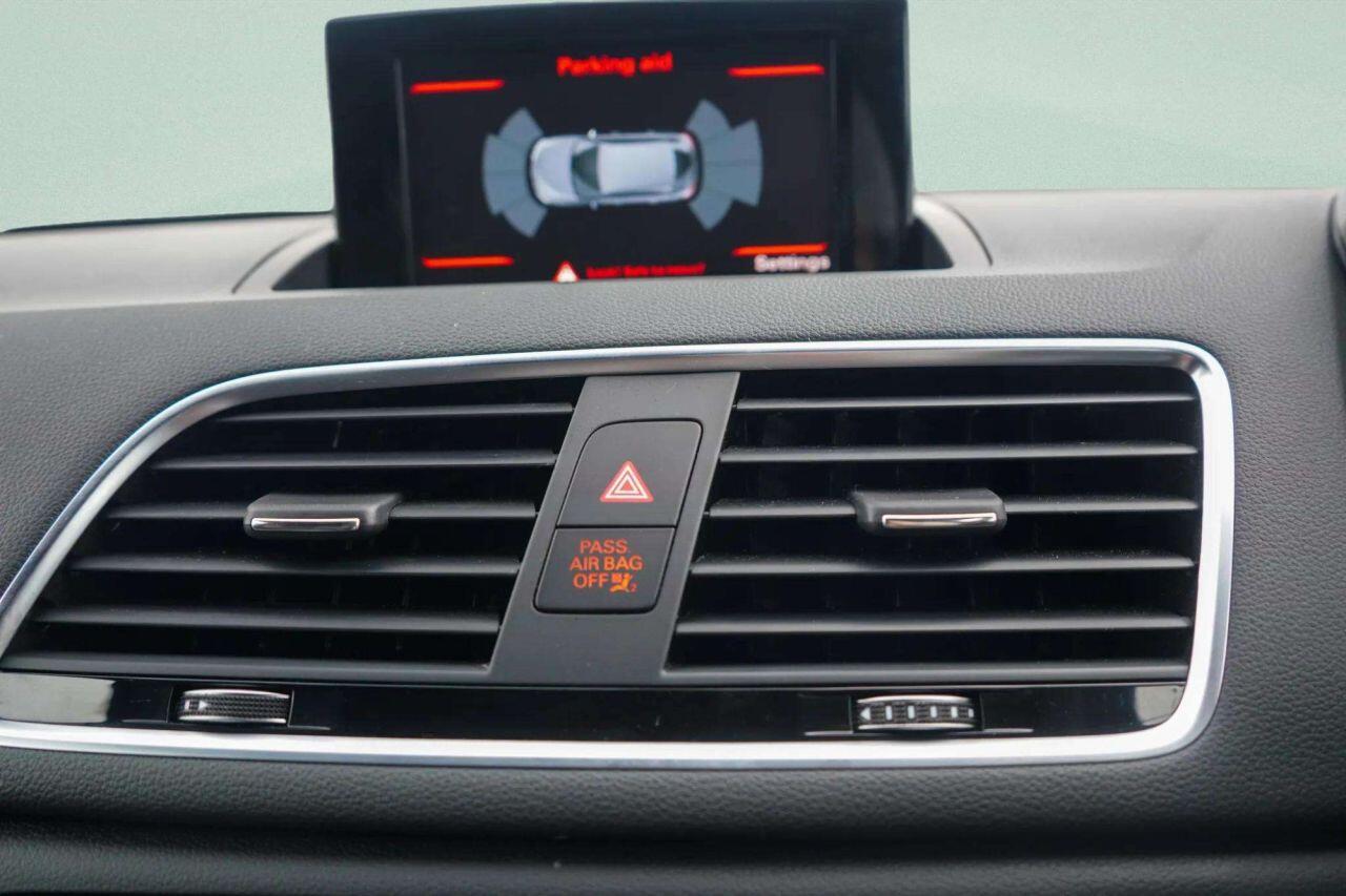 Audi Q3 view 27