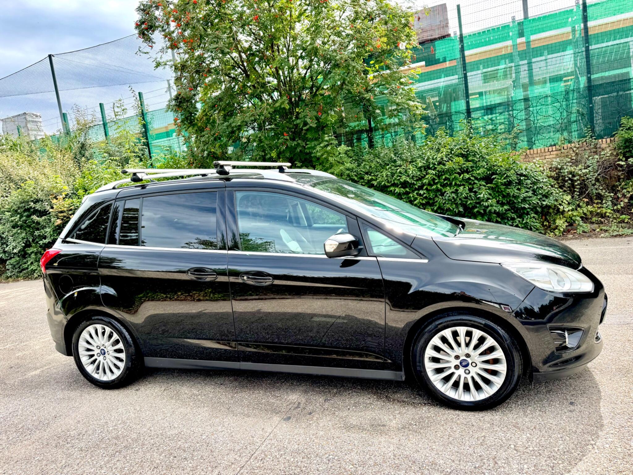 Ford Grand C-Max view 8